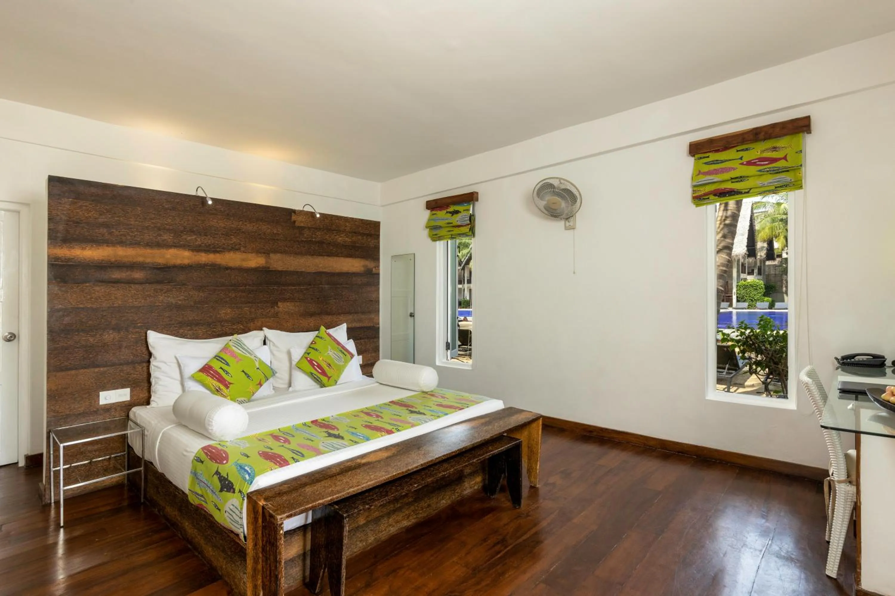 Bed in Maalu Maalu Resort & Spa - Thema Collection