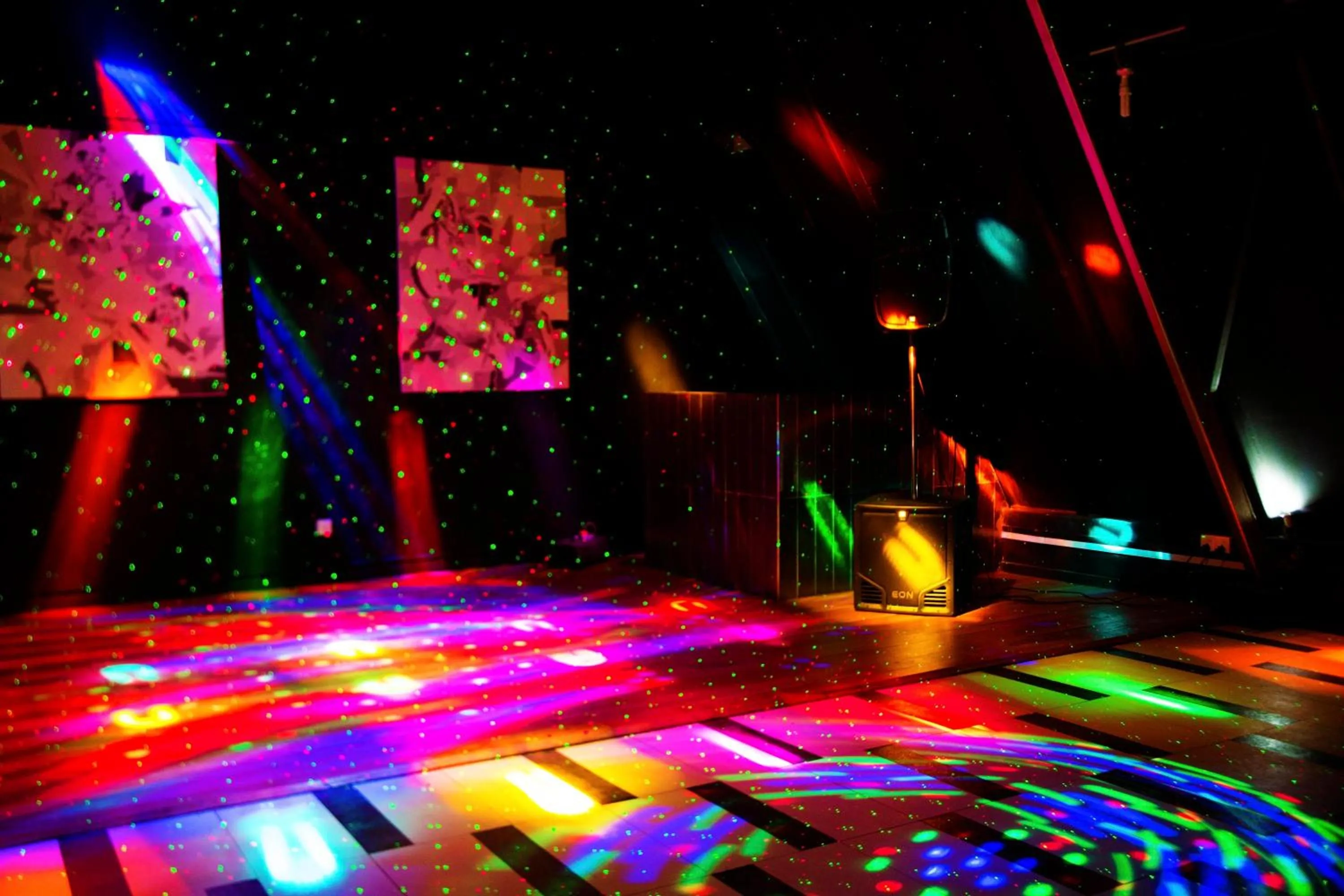 Night in Maalu Maalu Resort & Spa - Thema Collection