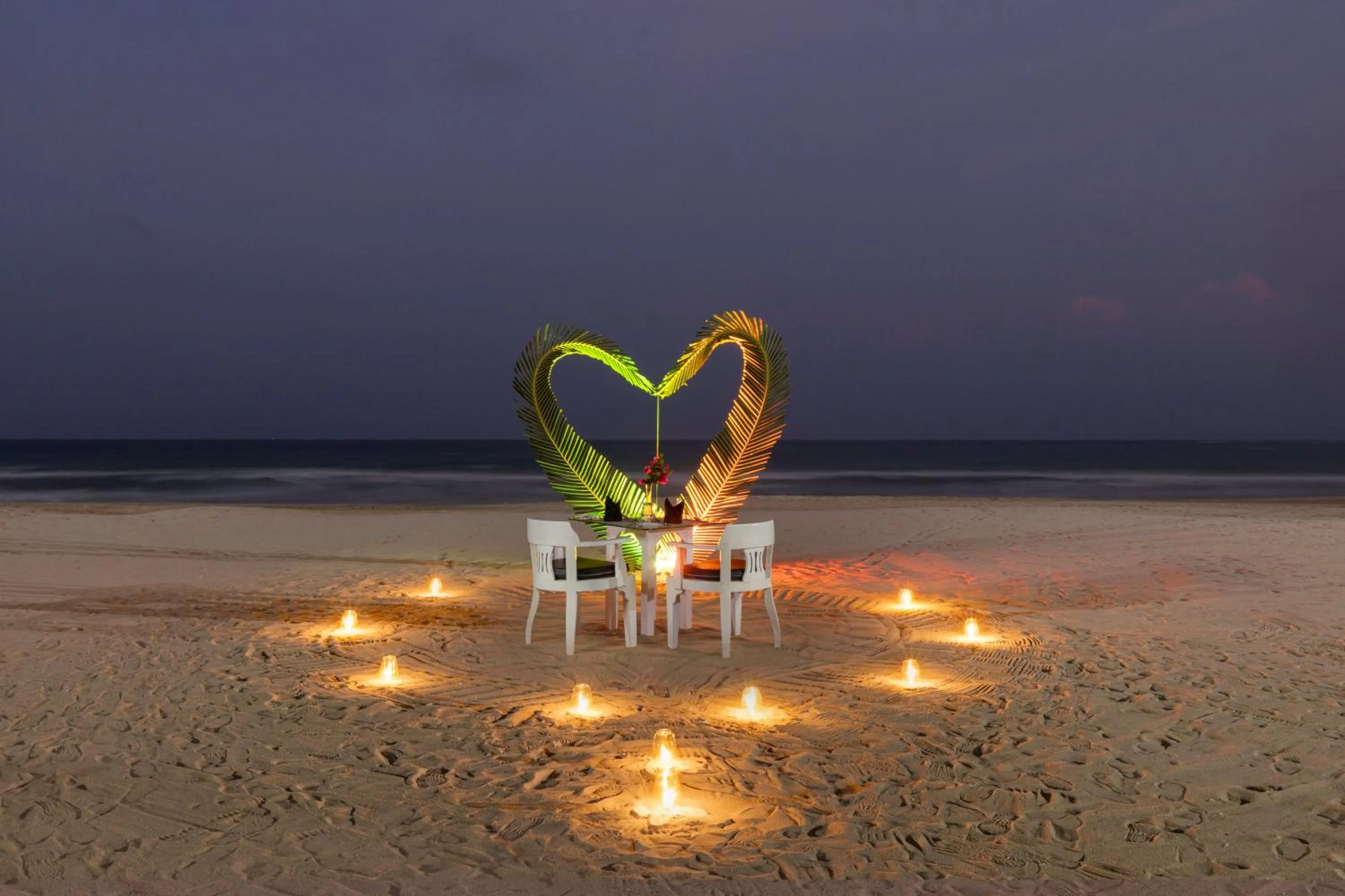 Night in Maalu Maalu Resort & Spa - Thema Collection