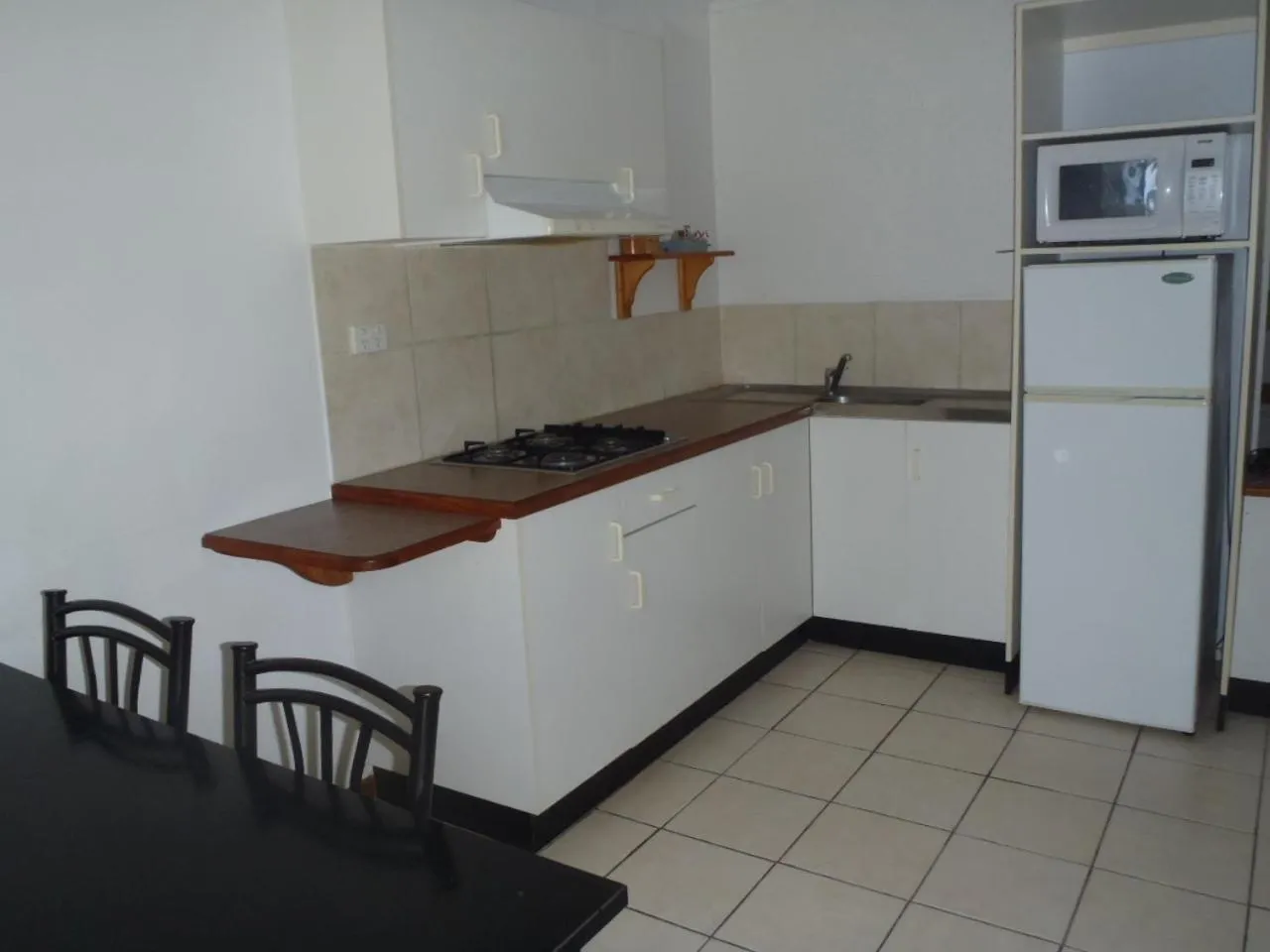 Kitchen or kitchenette in Beachside Holiday Units