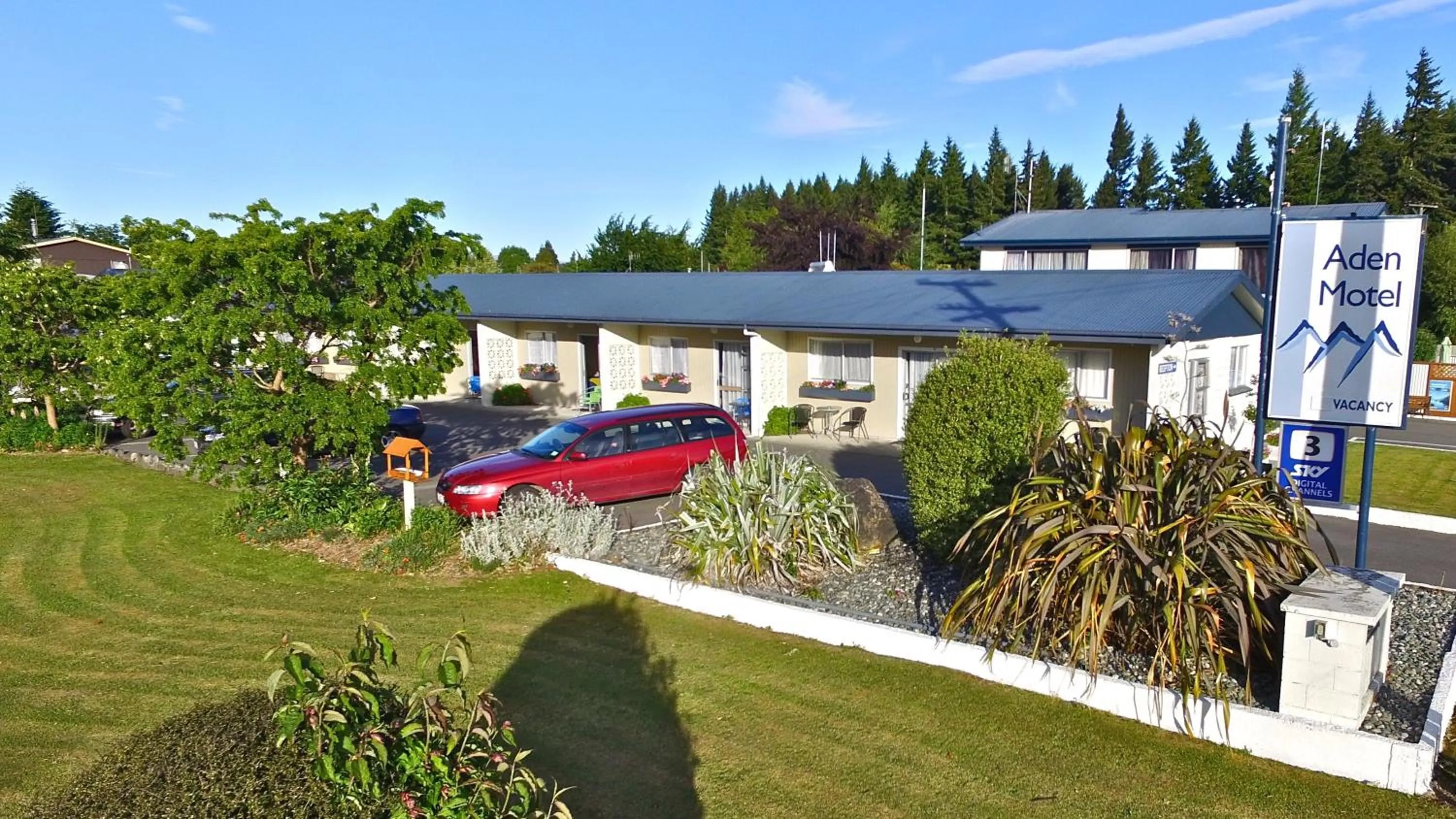 Property building in Aden Motel