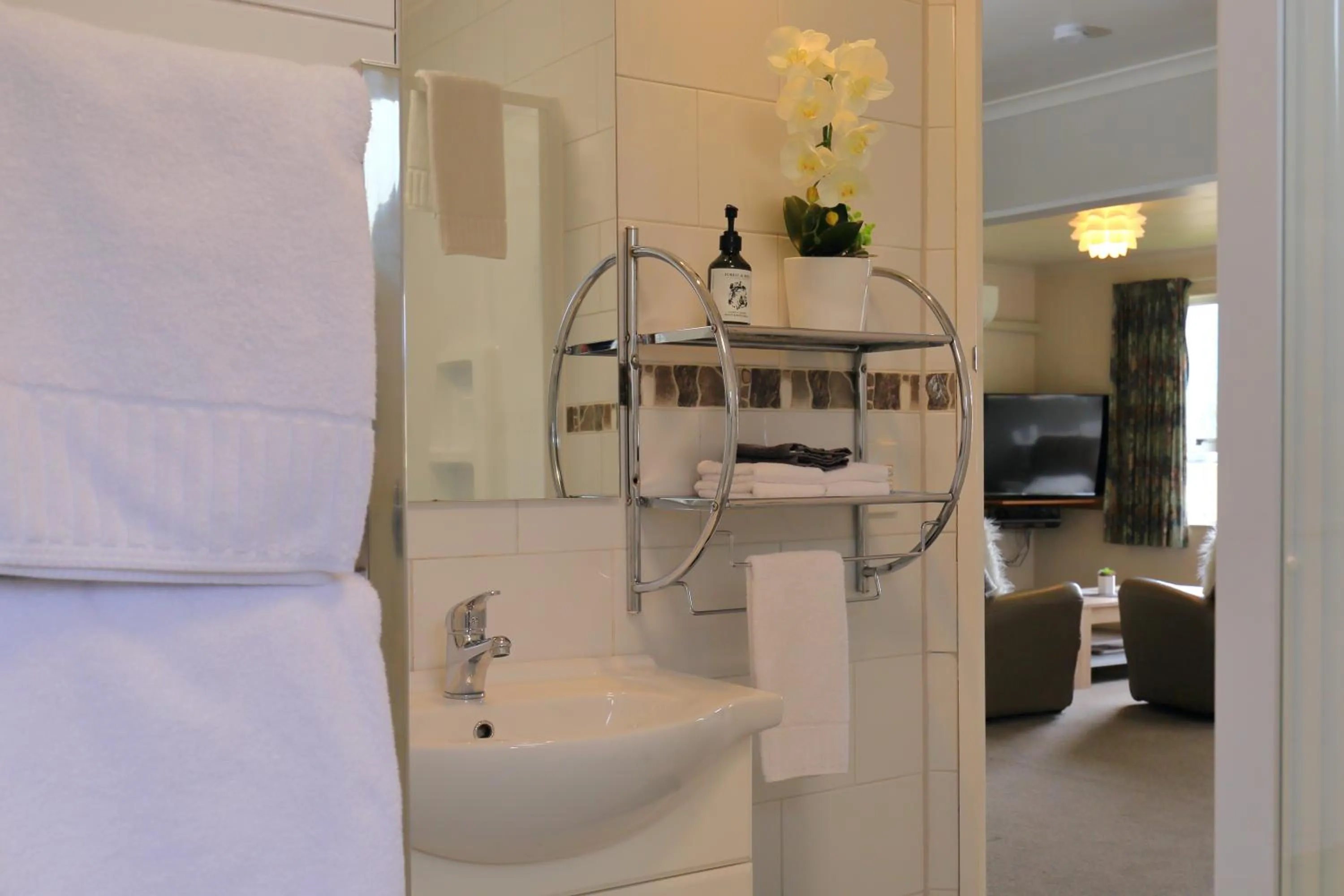 Bathroom in Aden Motel