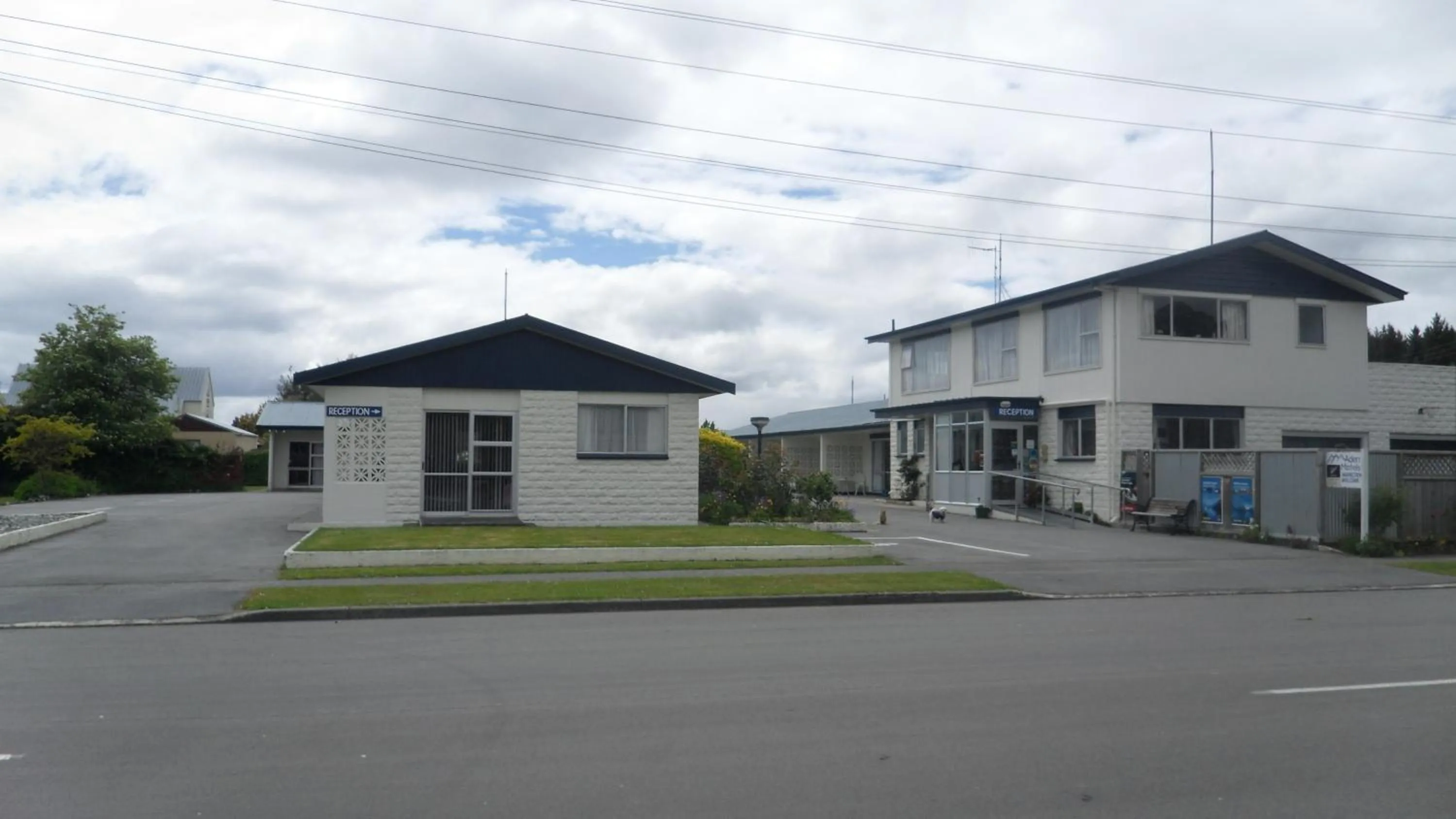 Property building in Aden Motel