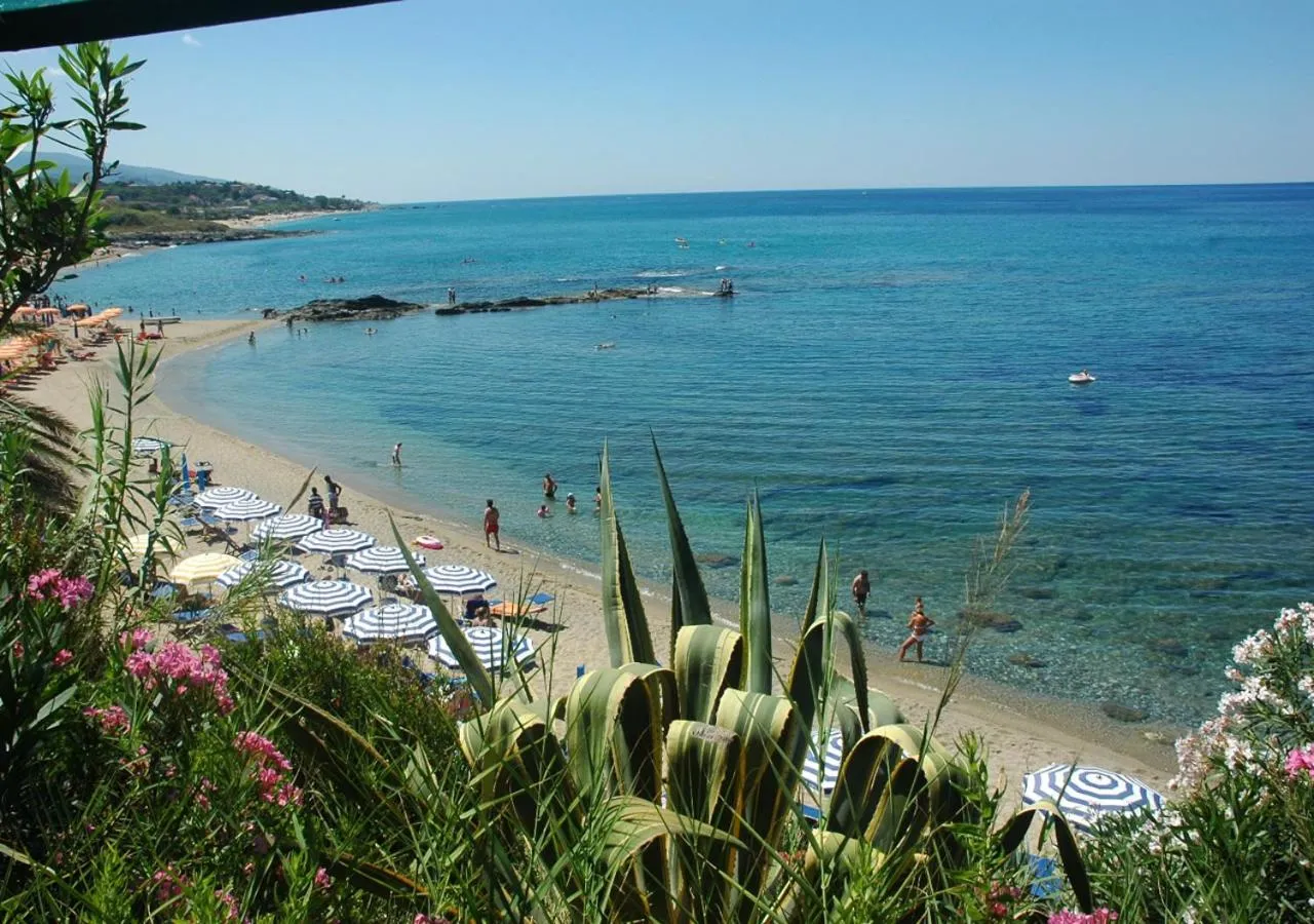 Beach in B&B dei Murales