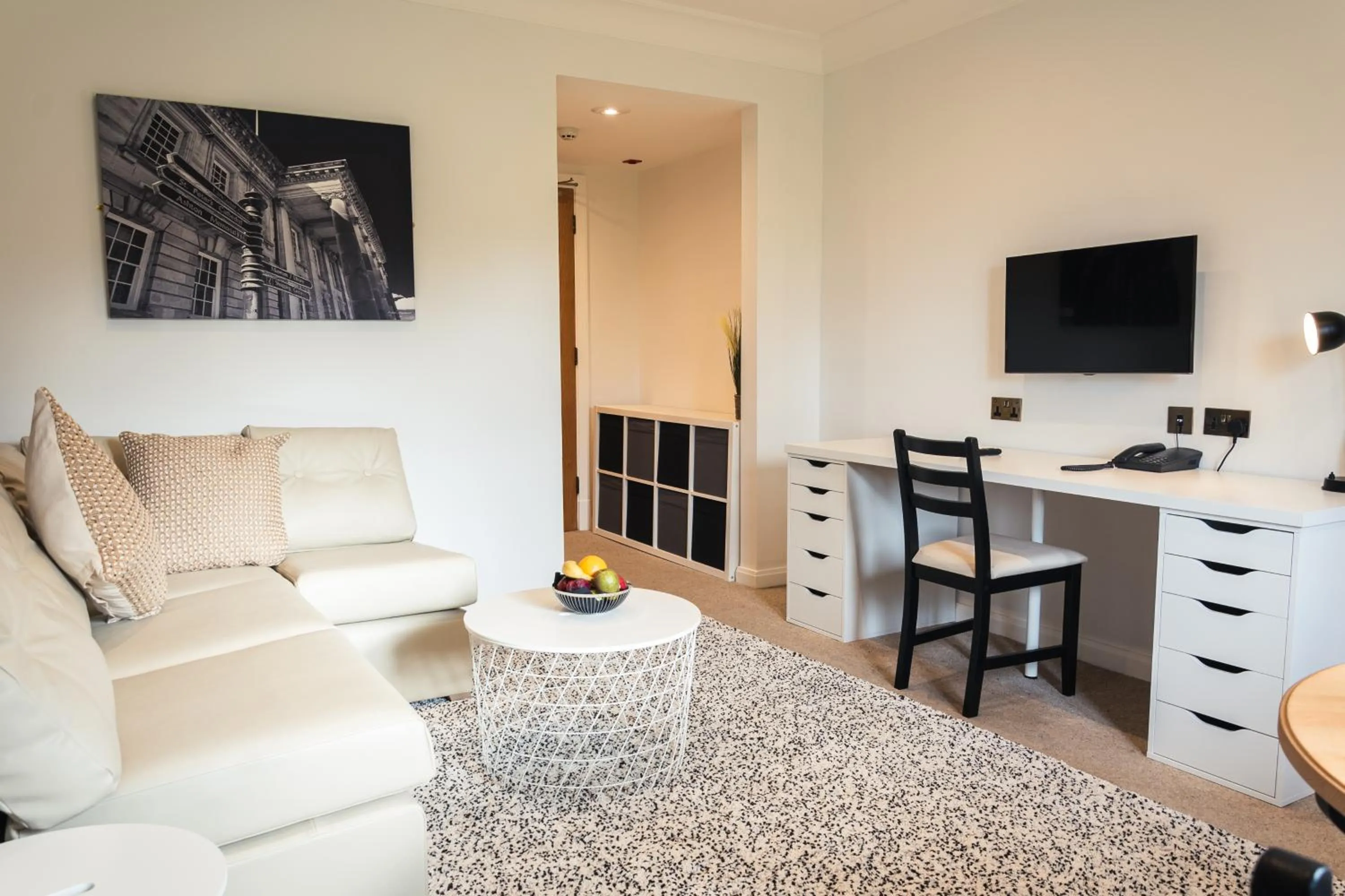 Living room in Lancaster House Hotel