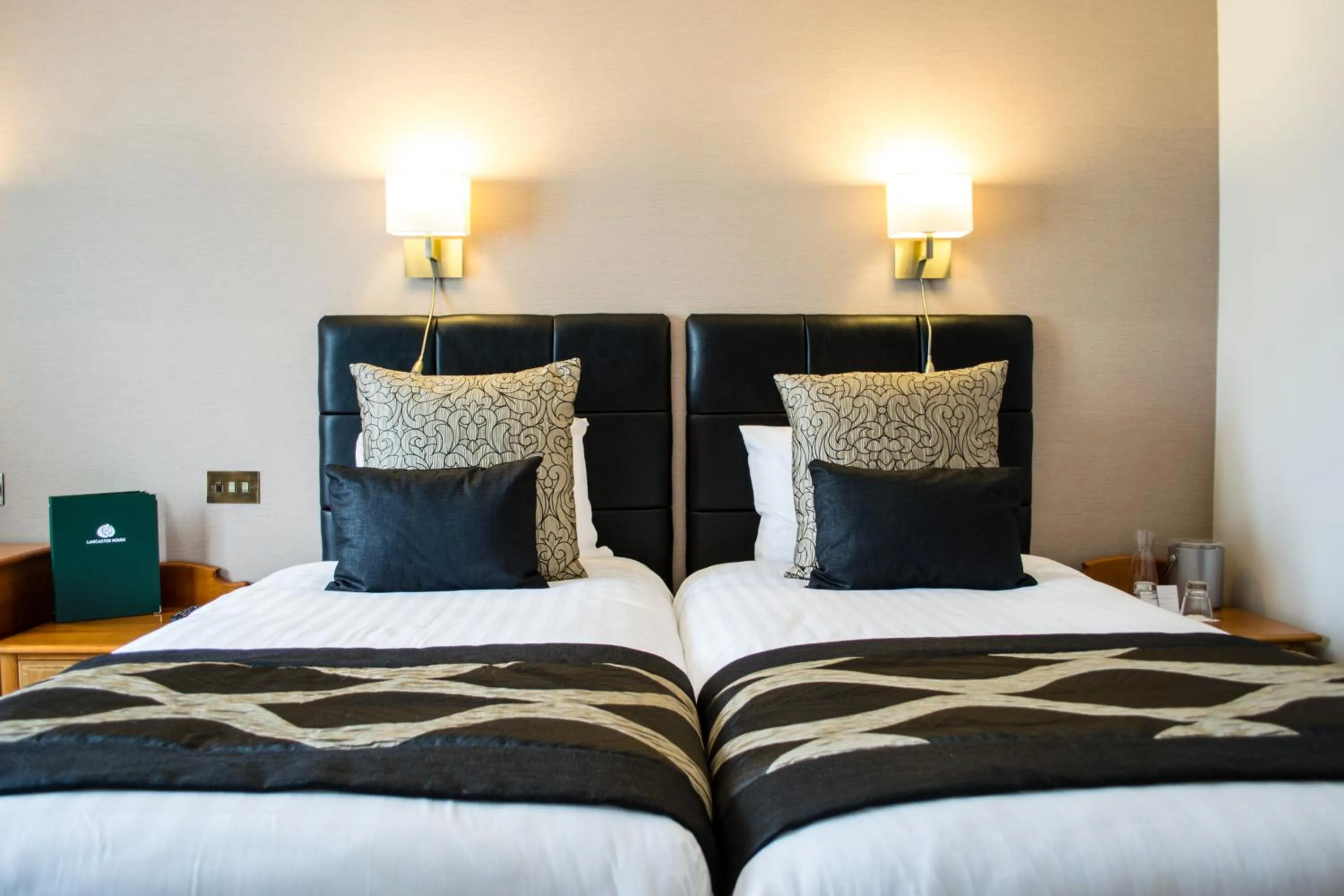 Bedroom, Bed in Lancaster House Hotel