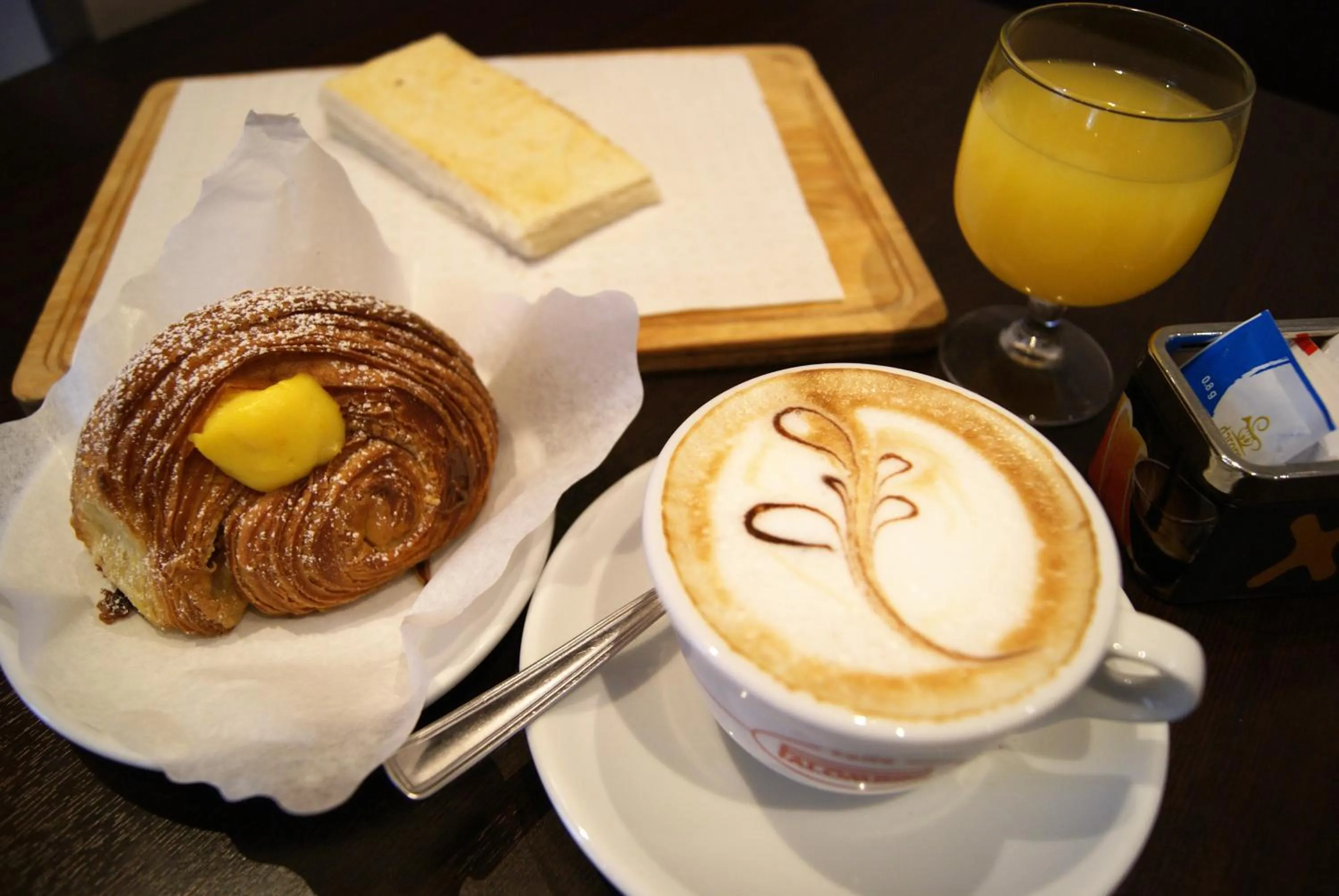 Breakfast in River Luxury Suites