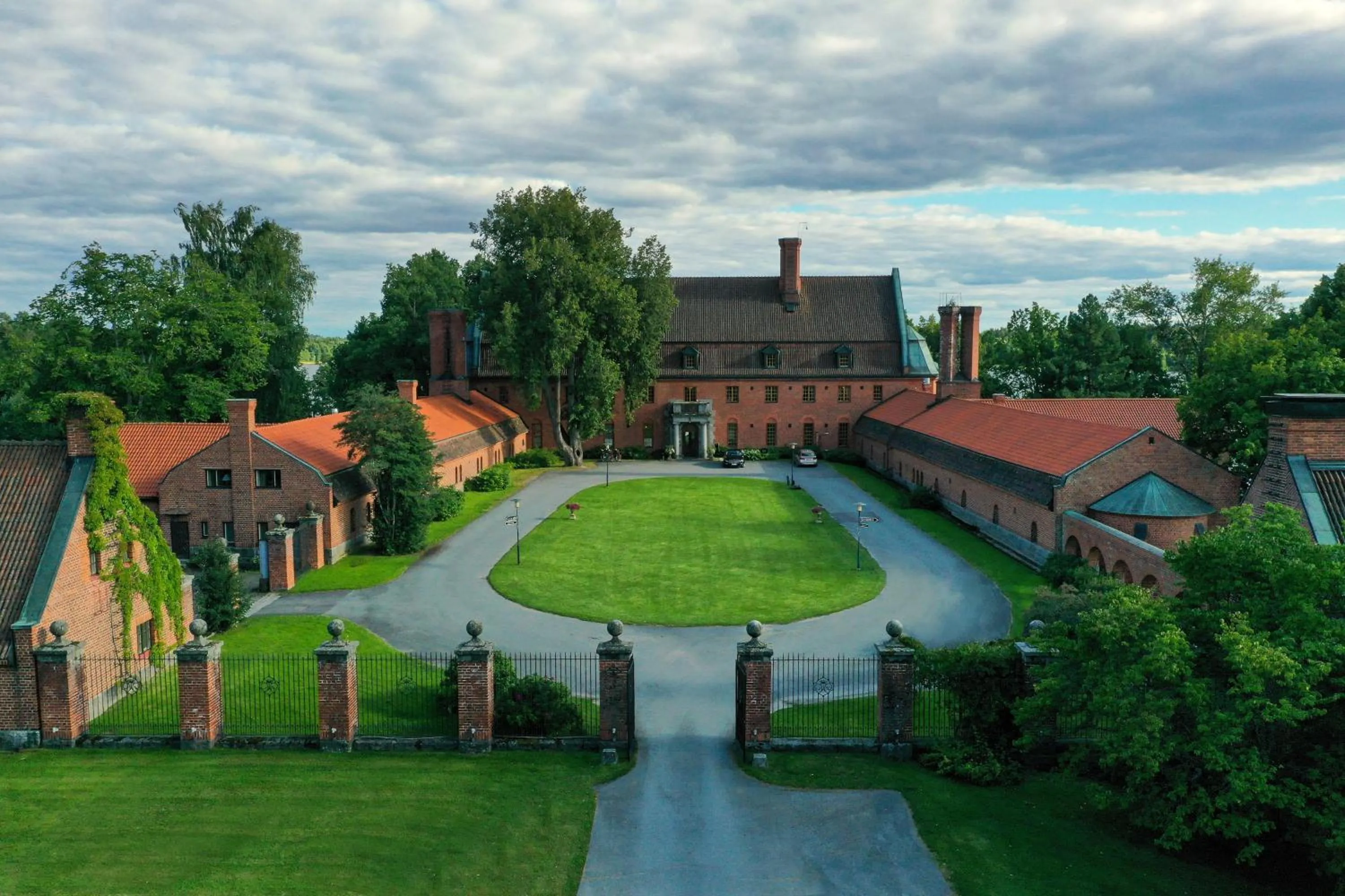 Property building in Hotel Vanajanlinna