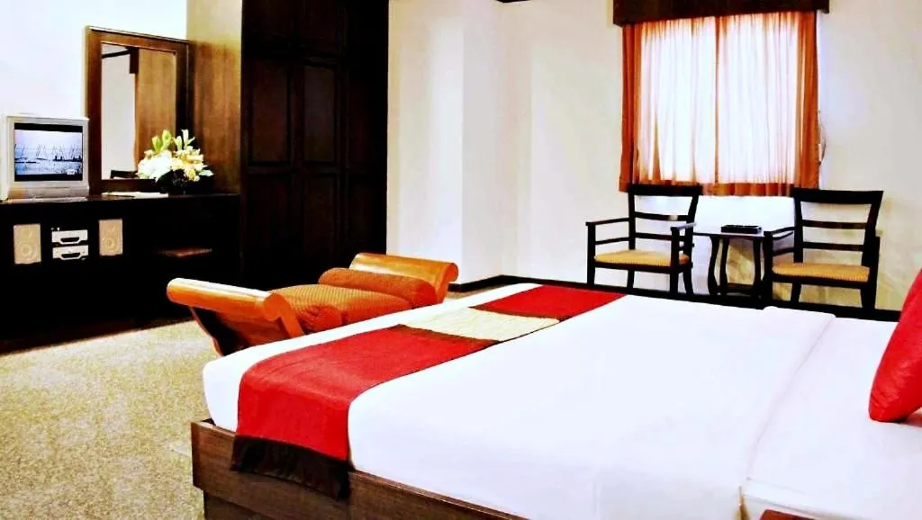 Bed in Royal Panerai Hotel Chiangmai