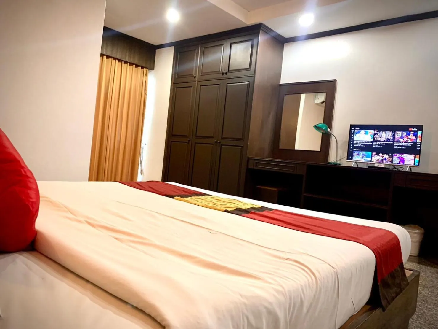 Bed in Royal Panerai Hotel Chiangmai