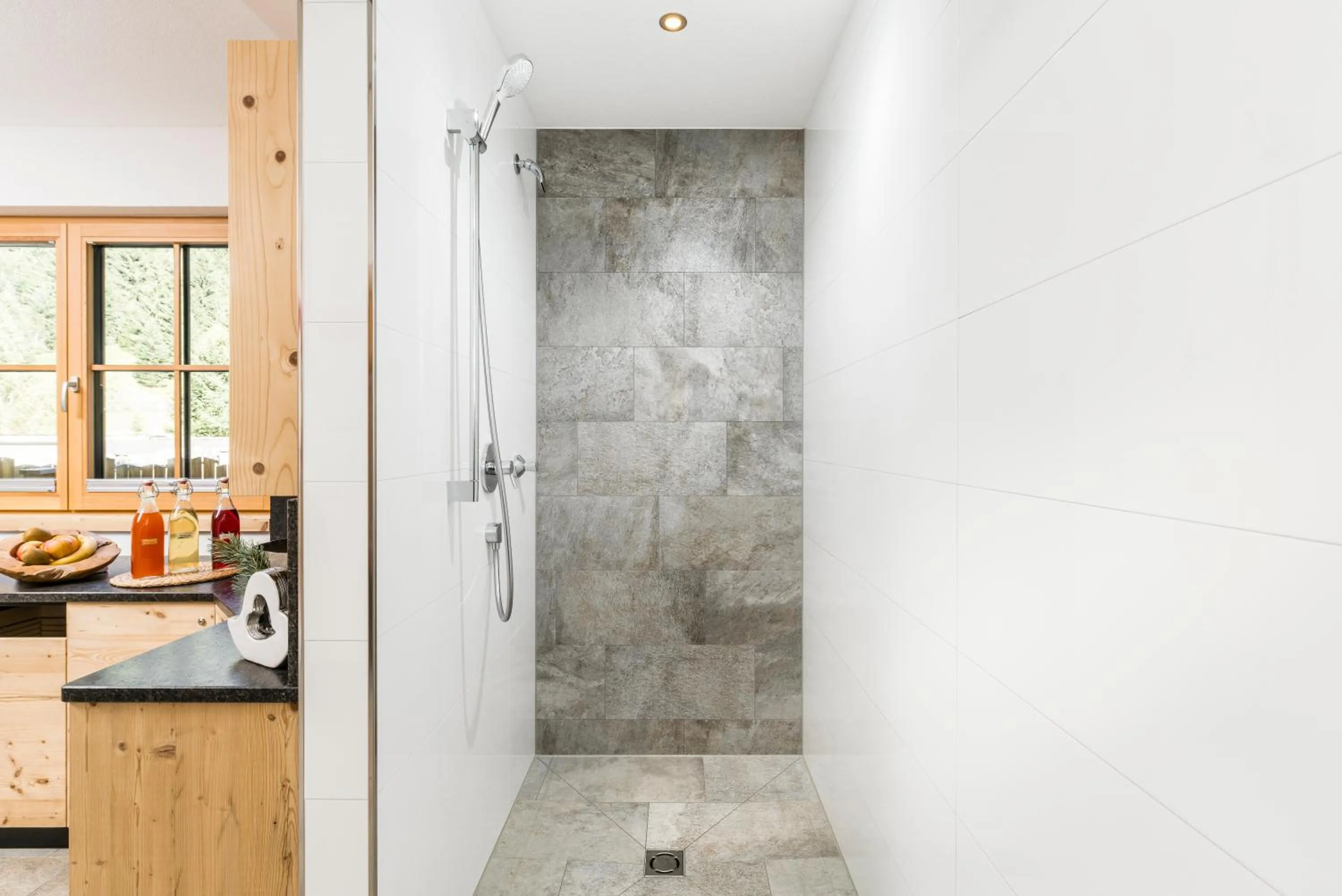 Shower in Hotel Wiese