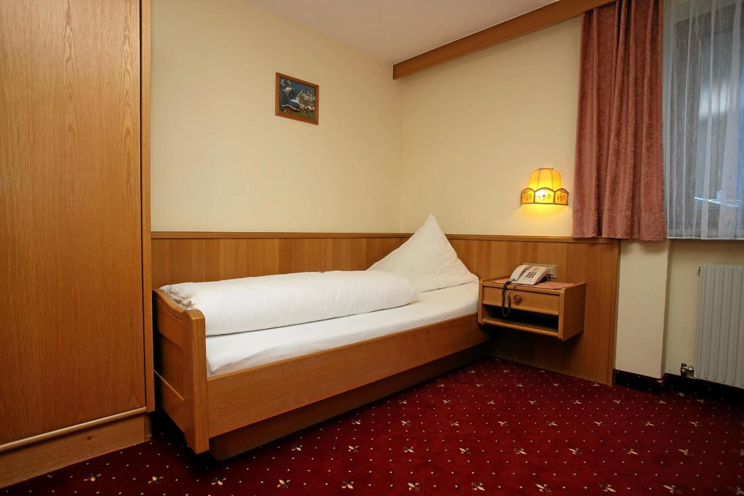 Photo of the whole room, Bed in Hotel Wiese