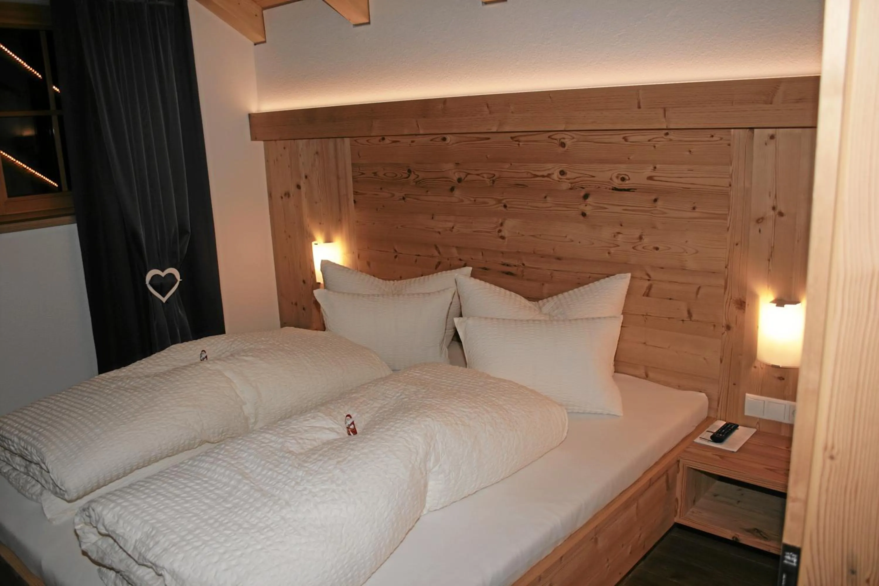 TV and multimedia, Bed in Hotel Wiese