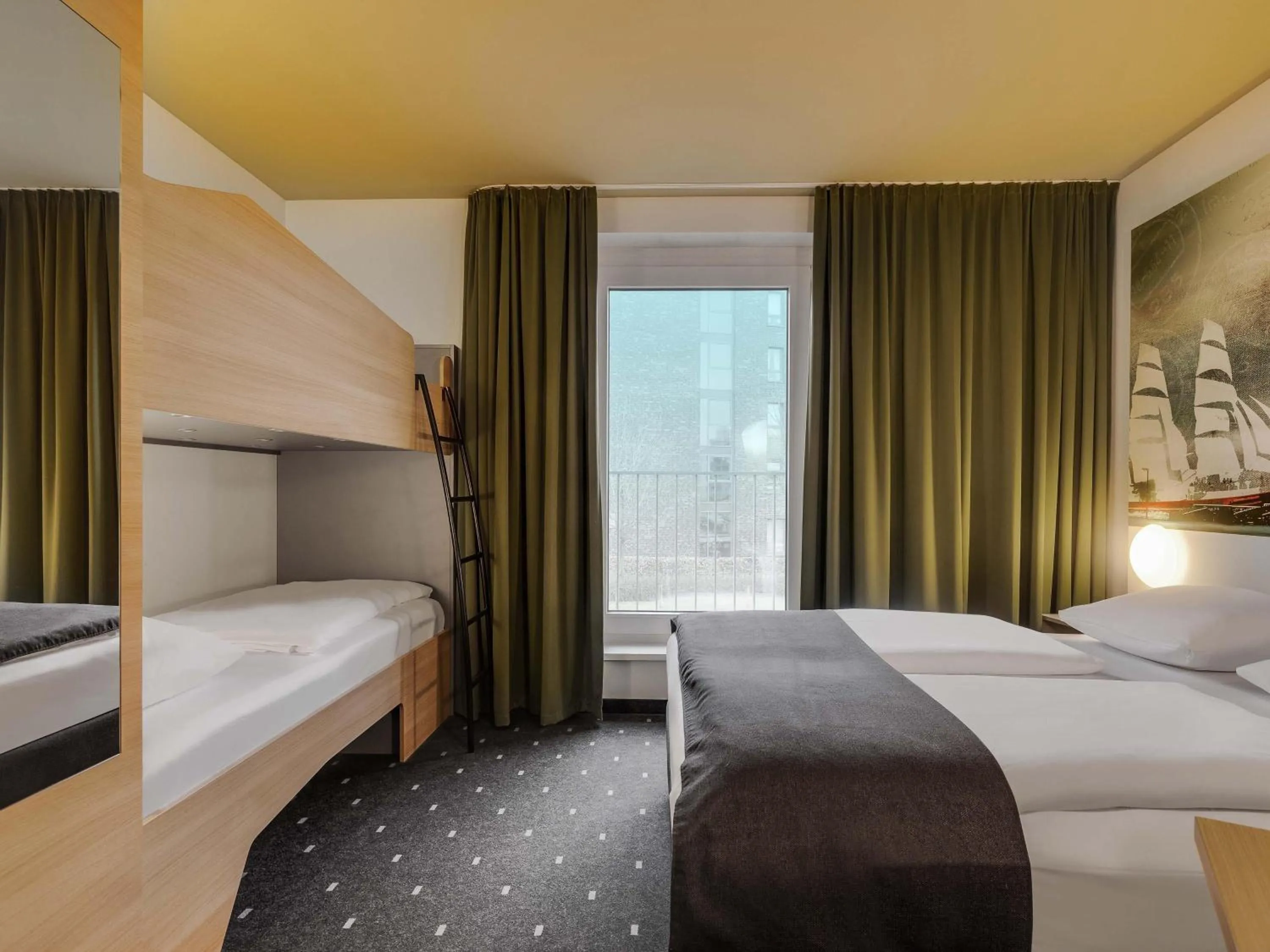 Photo of the whole room, Bed in B&B Hotel Bremerhaven