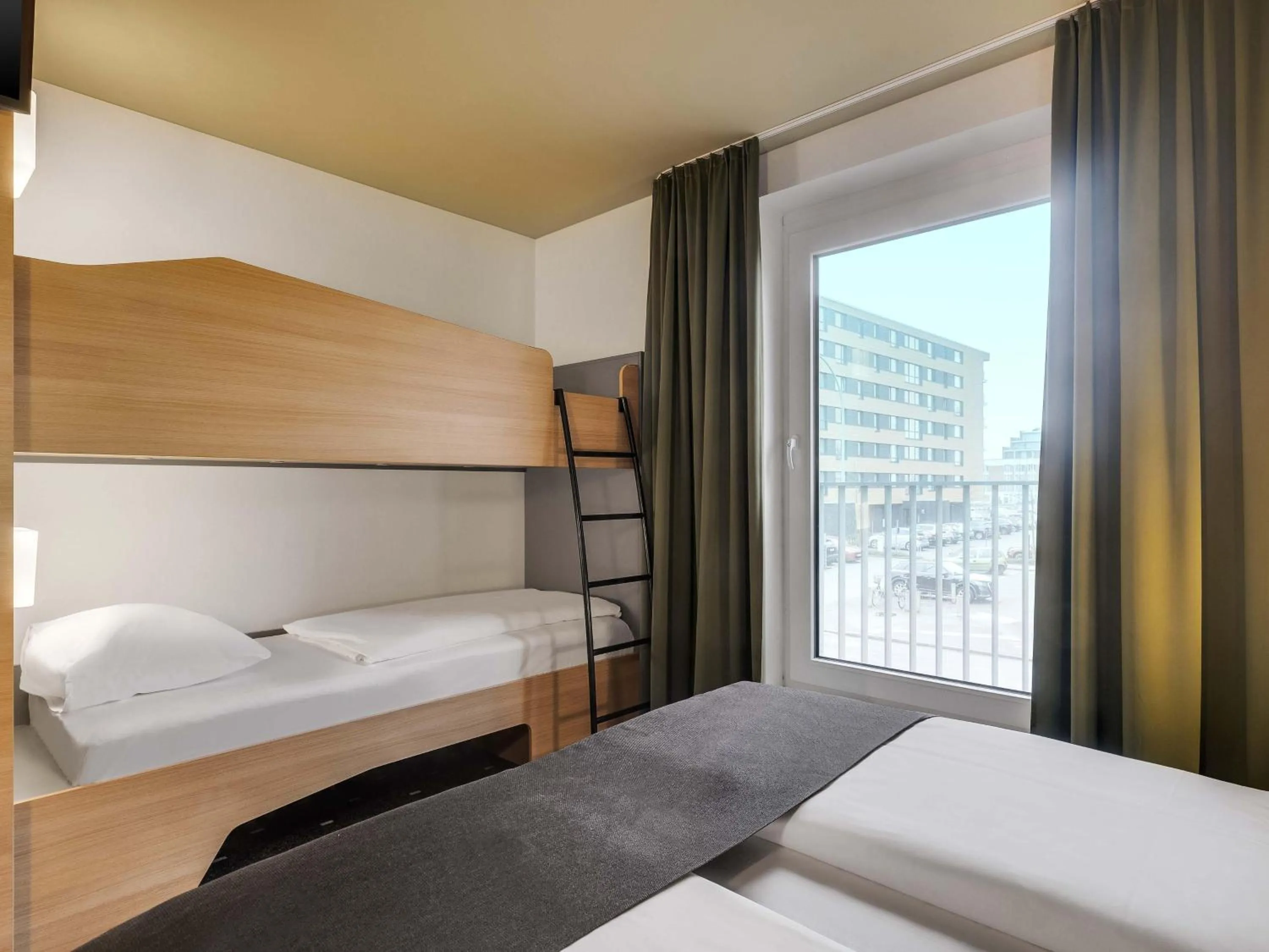 Photo of the whole room, Bed in B&B Hotel Bremerhaven