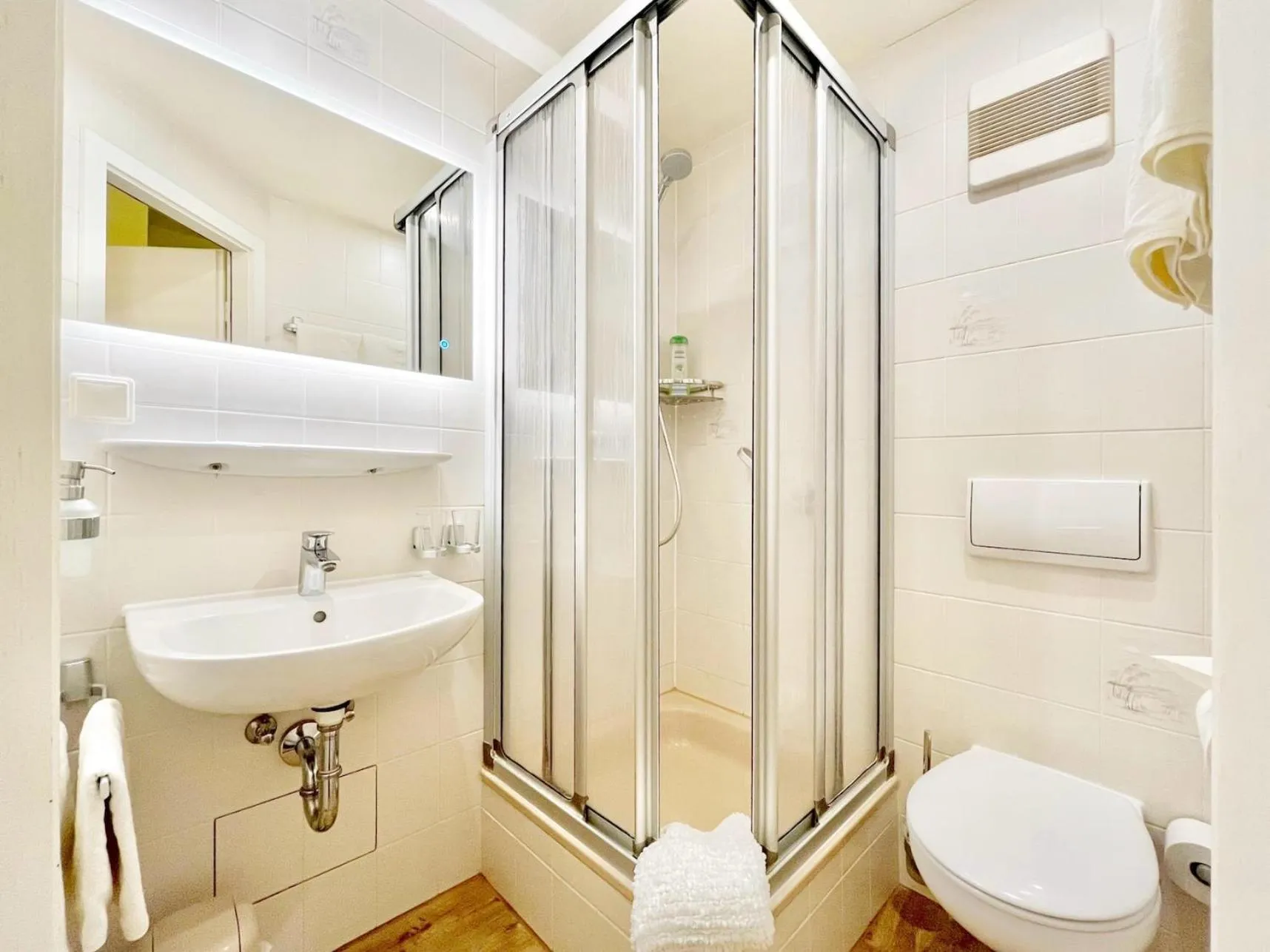 Shower in Hotel-Heilsberg