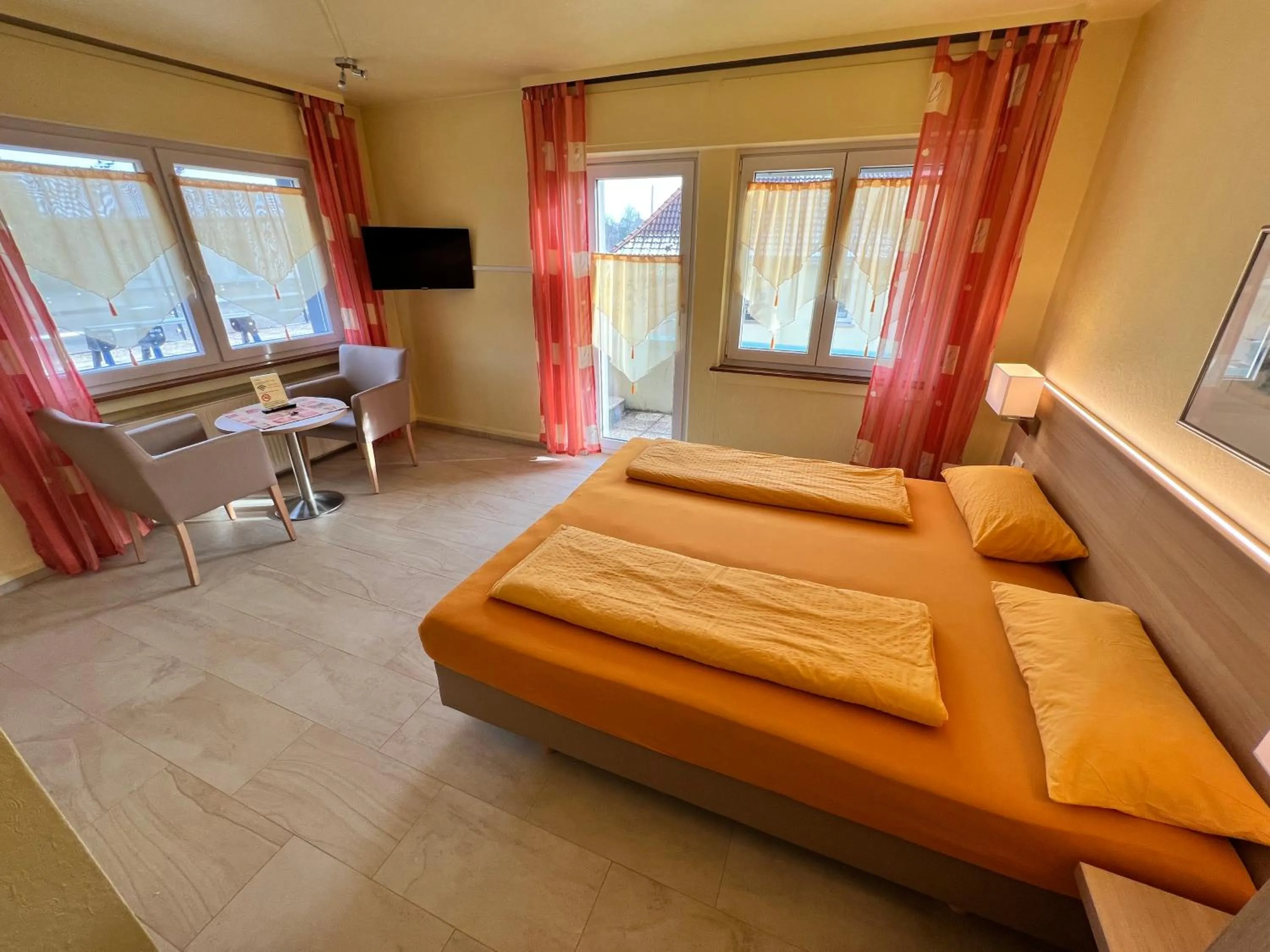 Deluxe Double or Twin Room with Balcony in Hotel-Heilsberg