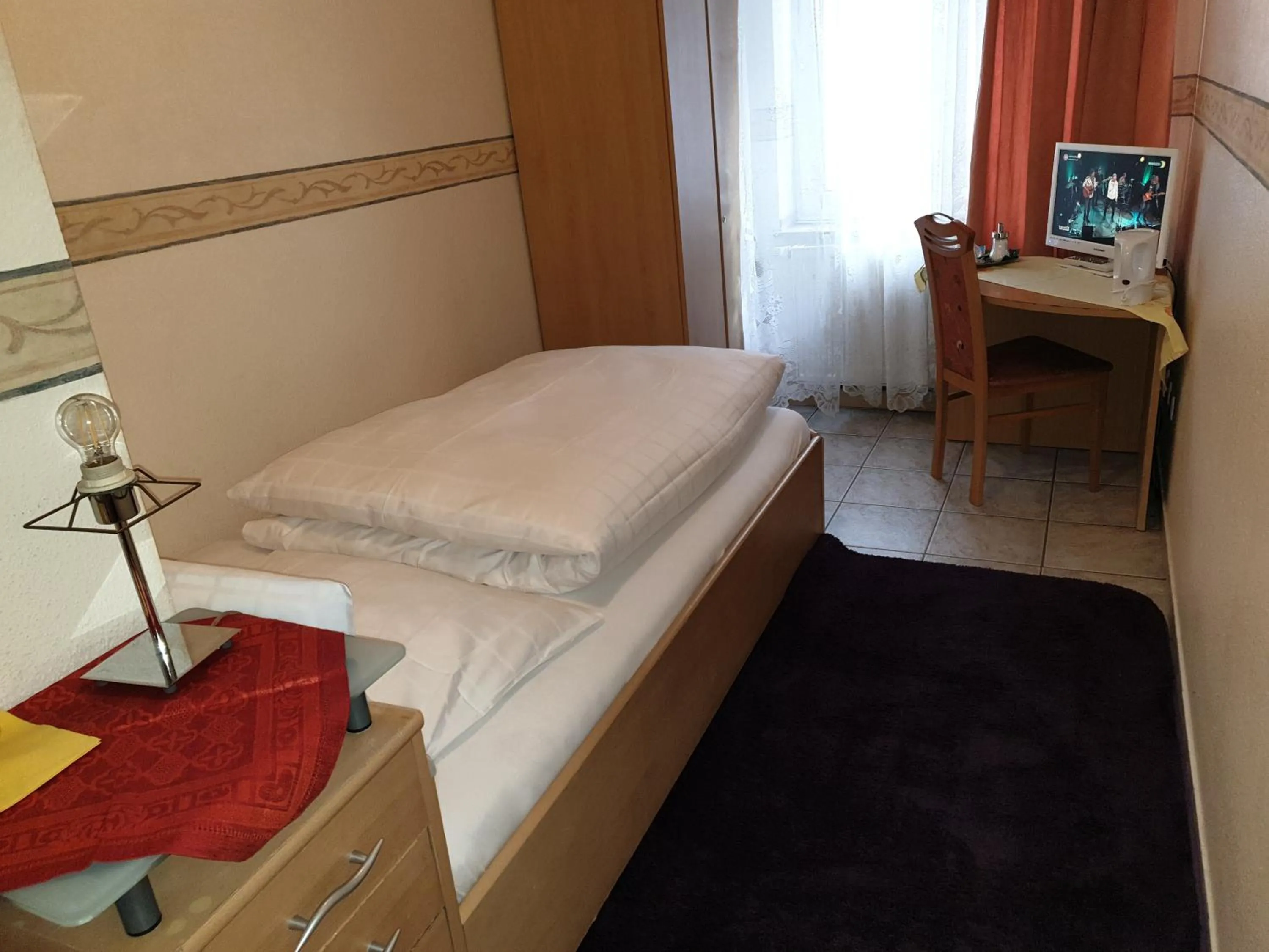 Photo of the whole room, Bed in Hotel Eigelstein