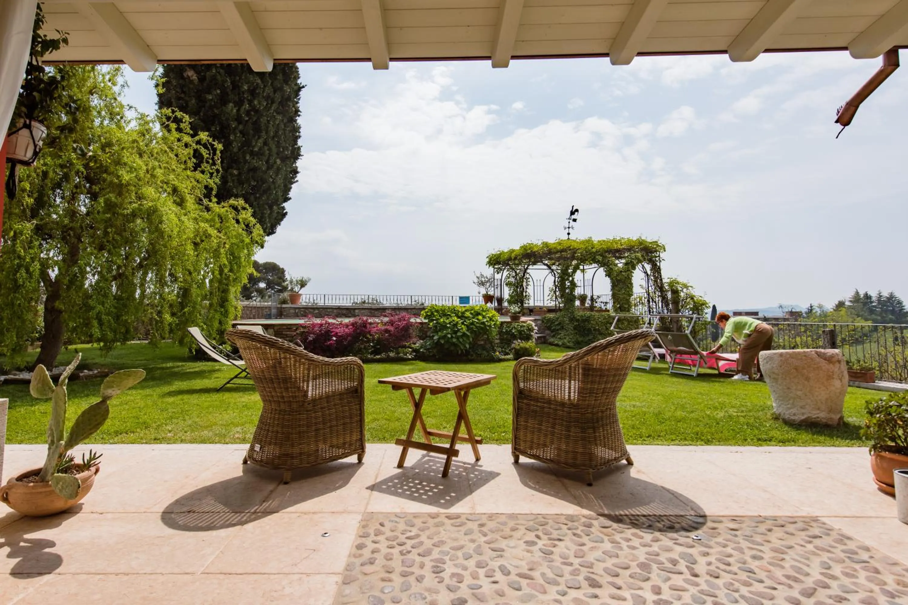Garden view in B&B POGGIO CAIAR