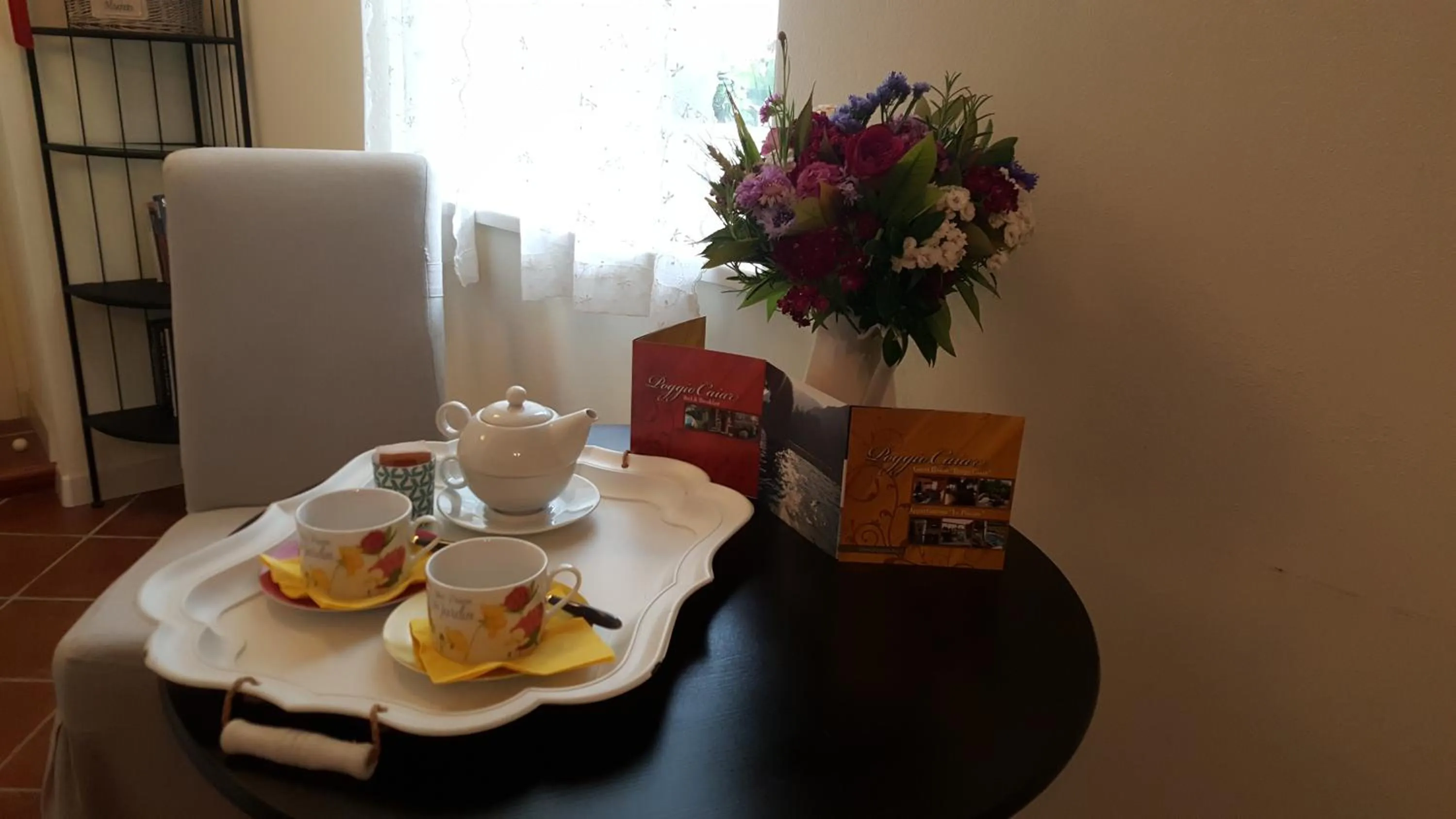 Coffee/tea facilities in B&B POGGIO CAIAR