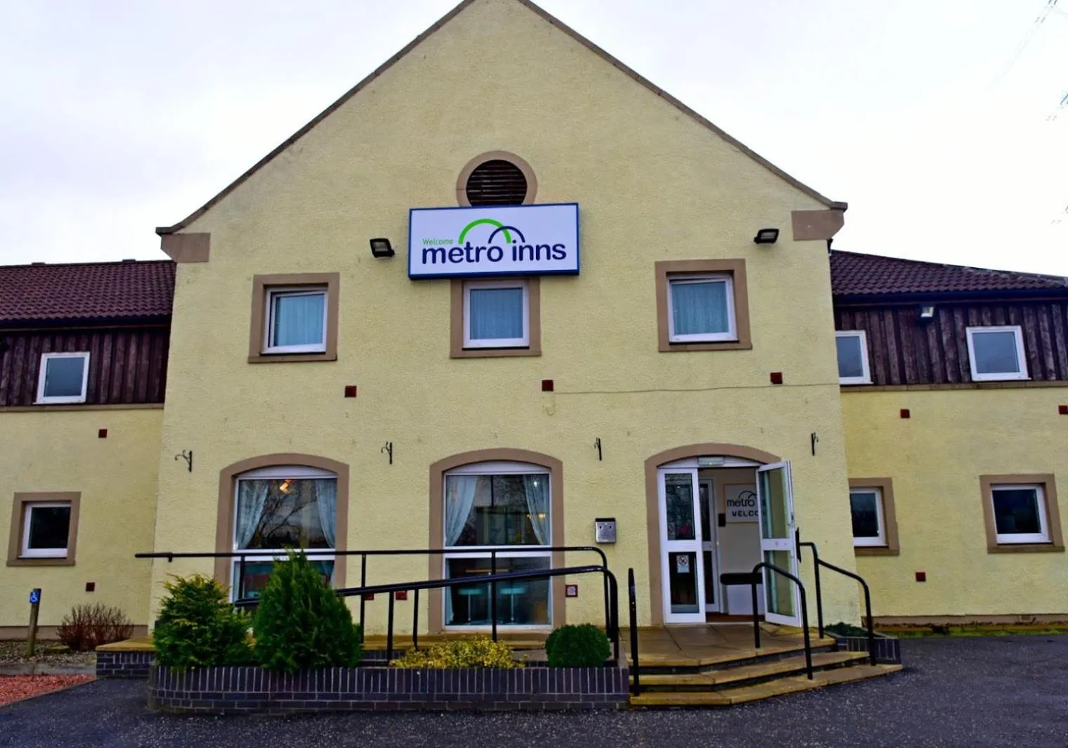 Property building in Metro Inns Falkirk