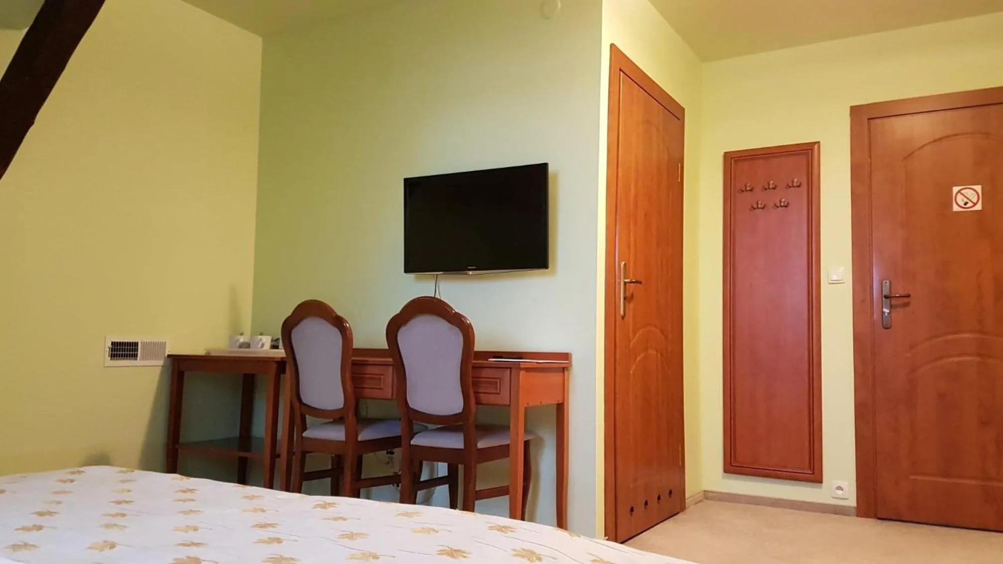 Photo of the whole room in Villa Del Arte Bed & Breakfast