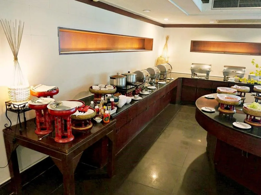 Restaurant/places to eat in Royal Peninsula Hotel Chiangmai