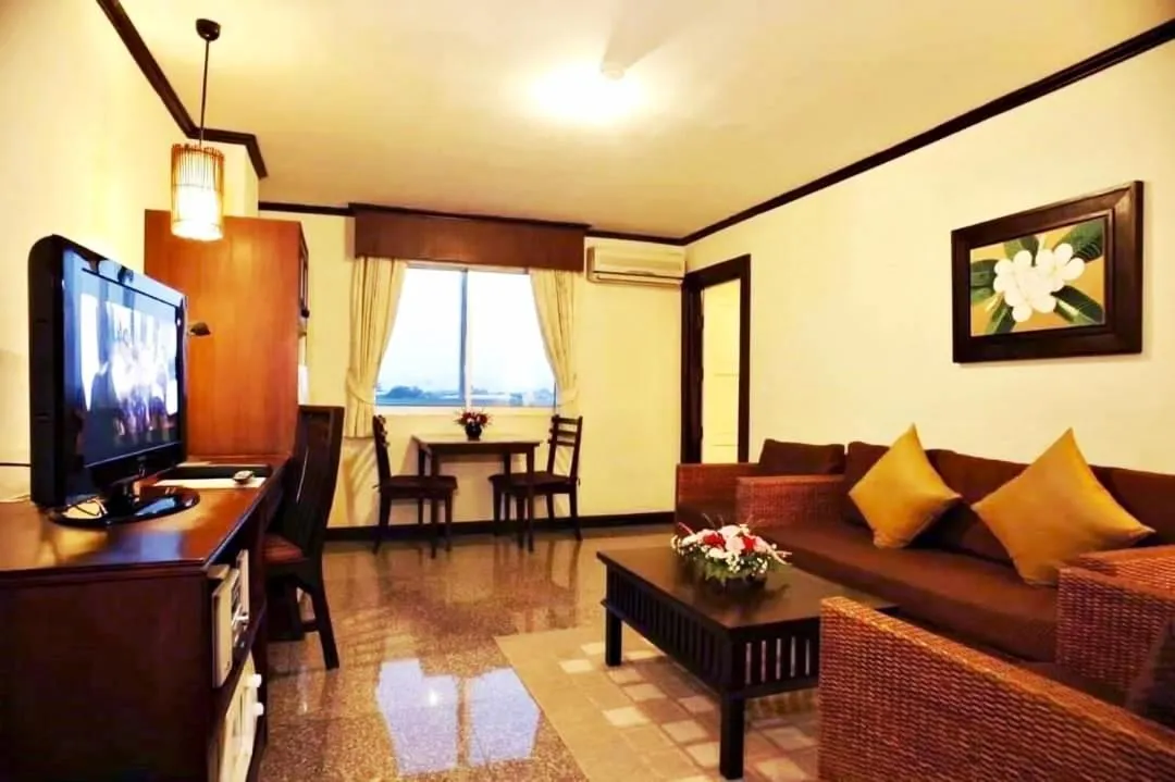 Seating area in Royal Peninsula Hotel Chiangmai