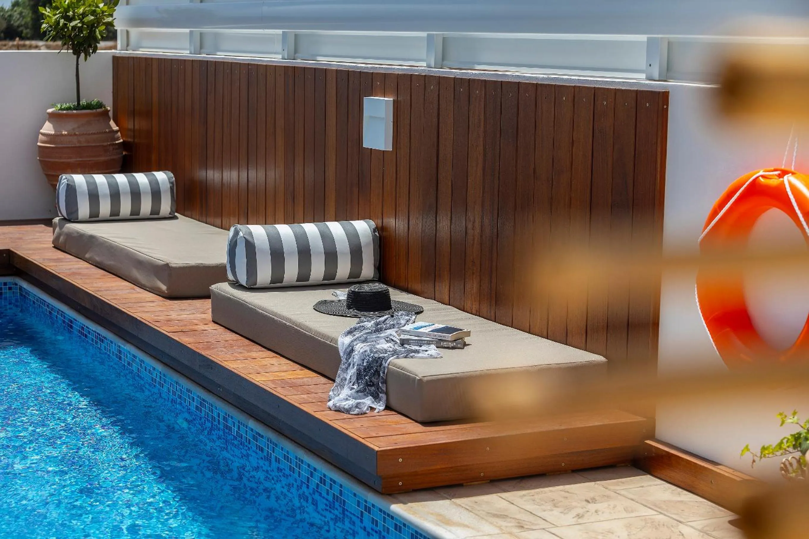 Swimming pool in Chris Le Mare Luxury Villa