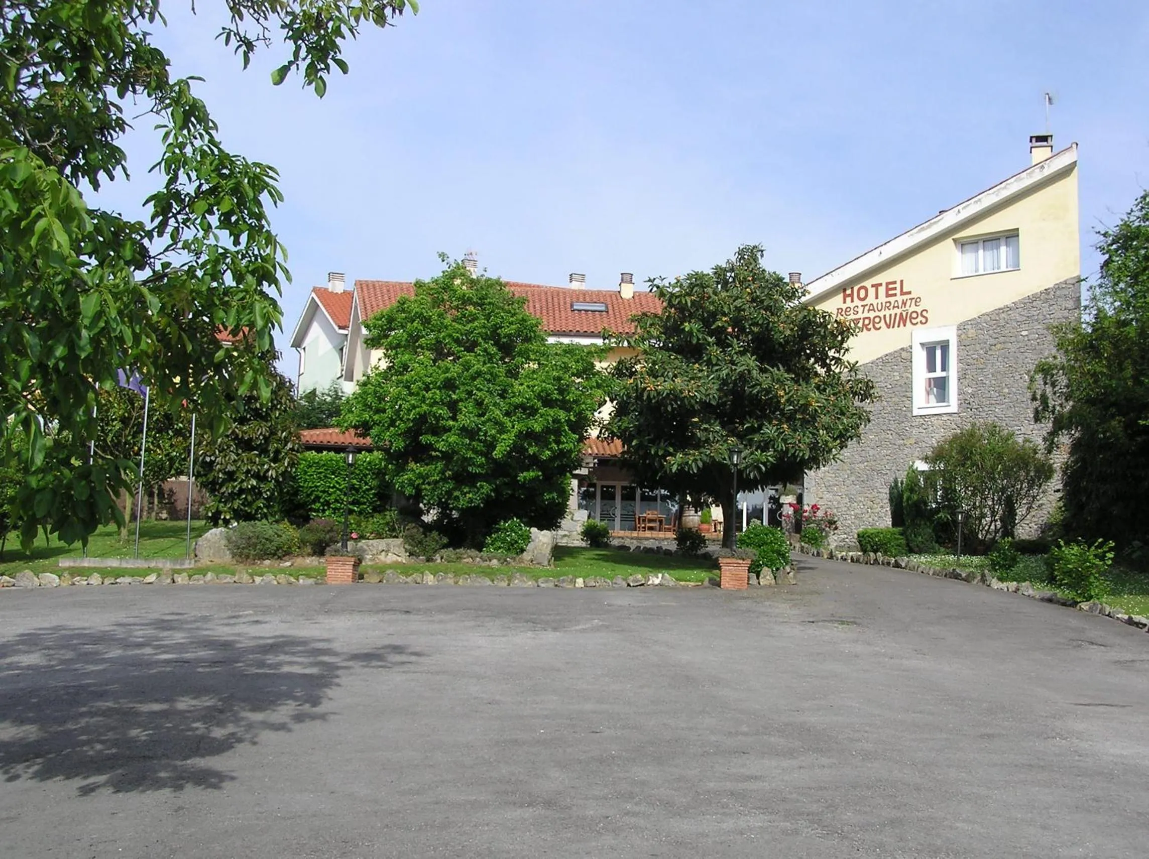 Property building in Hotel Entreviñes