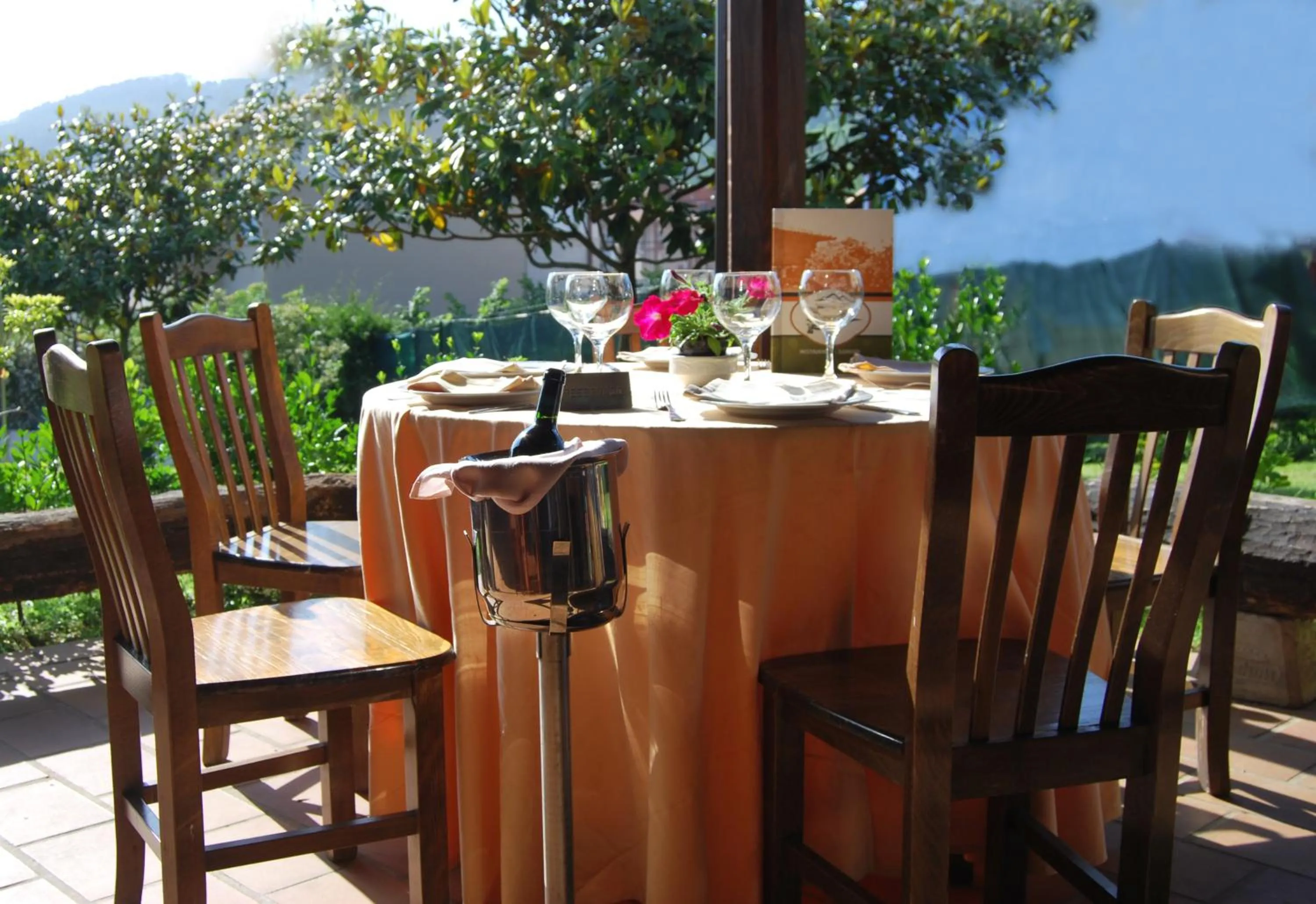 Dining area in Hotel Entreviñes