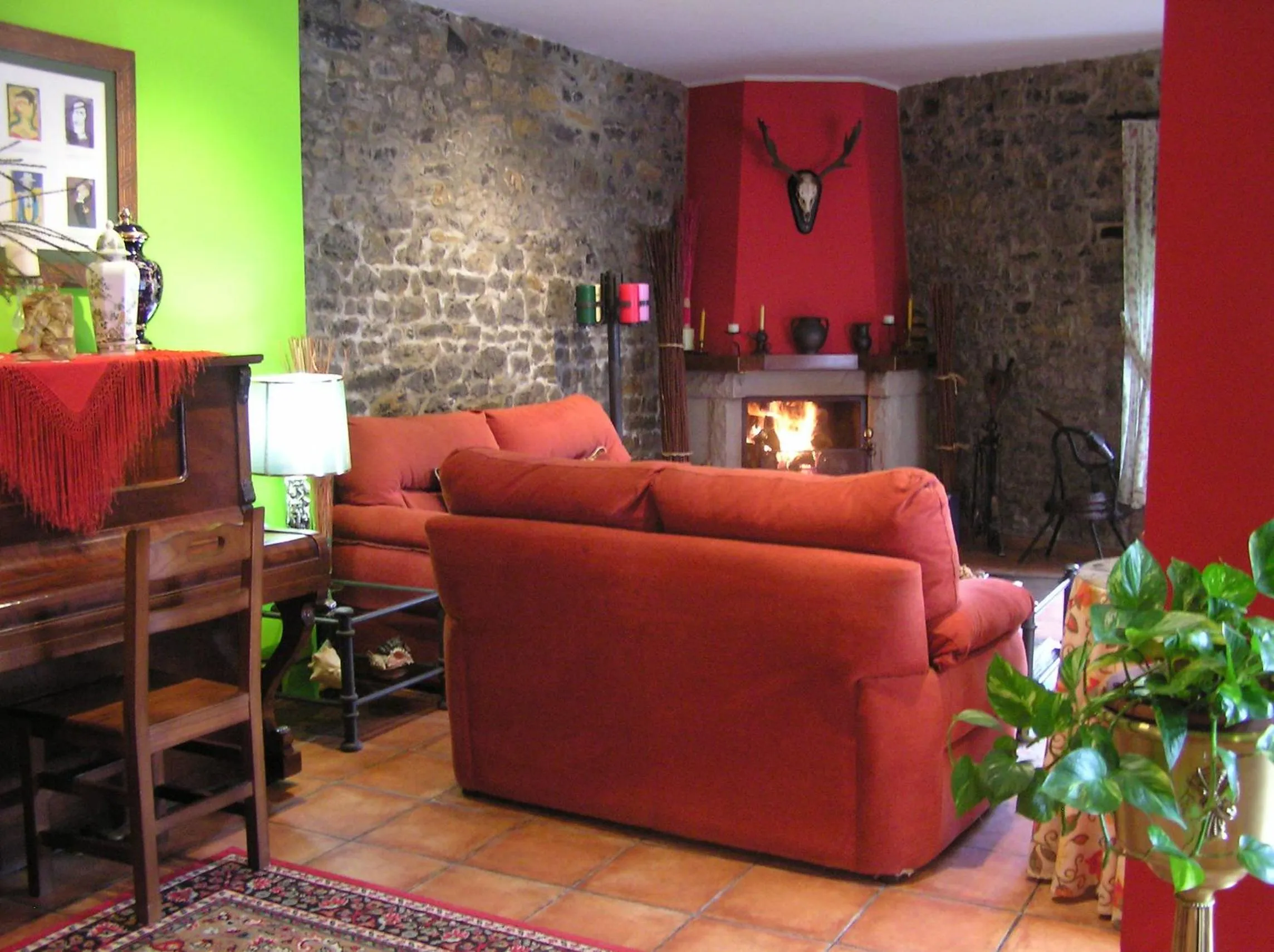 Seating area in Hotel Entreviñes