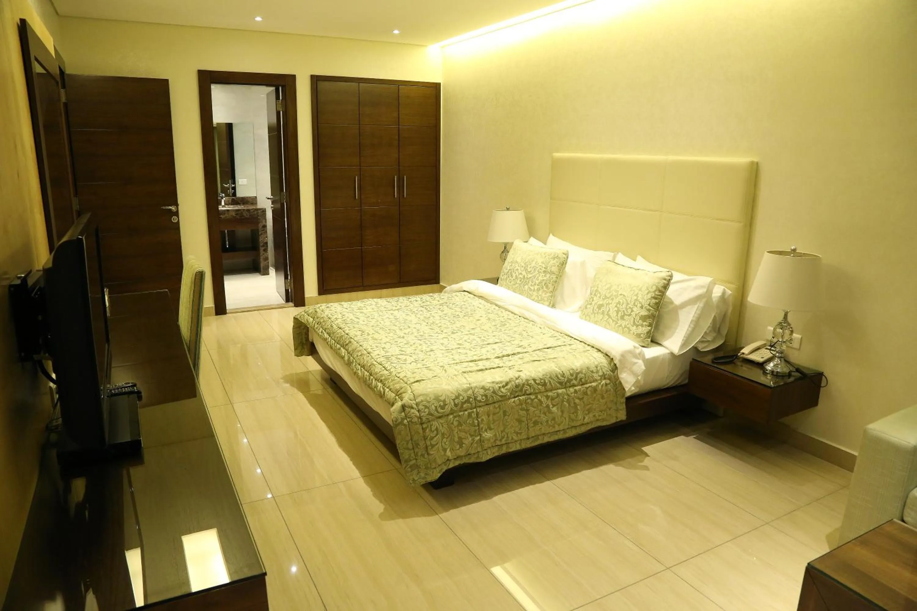 Bedroom, Bed in Verdun Suites Hotel