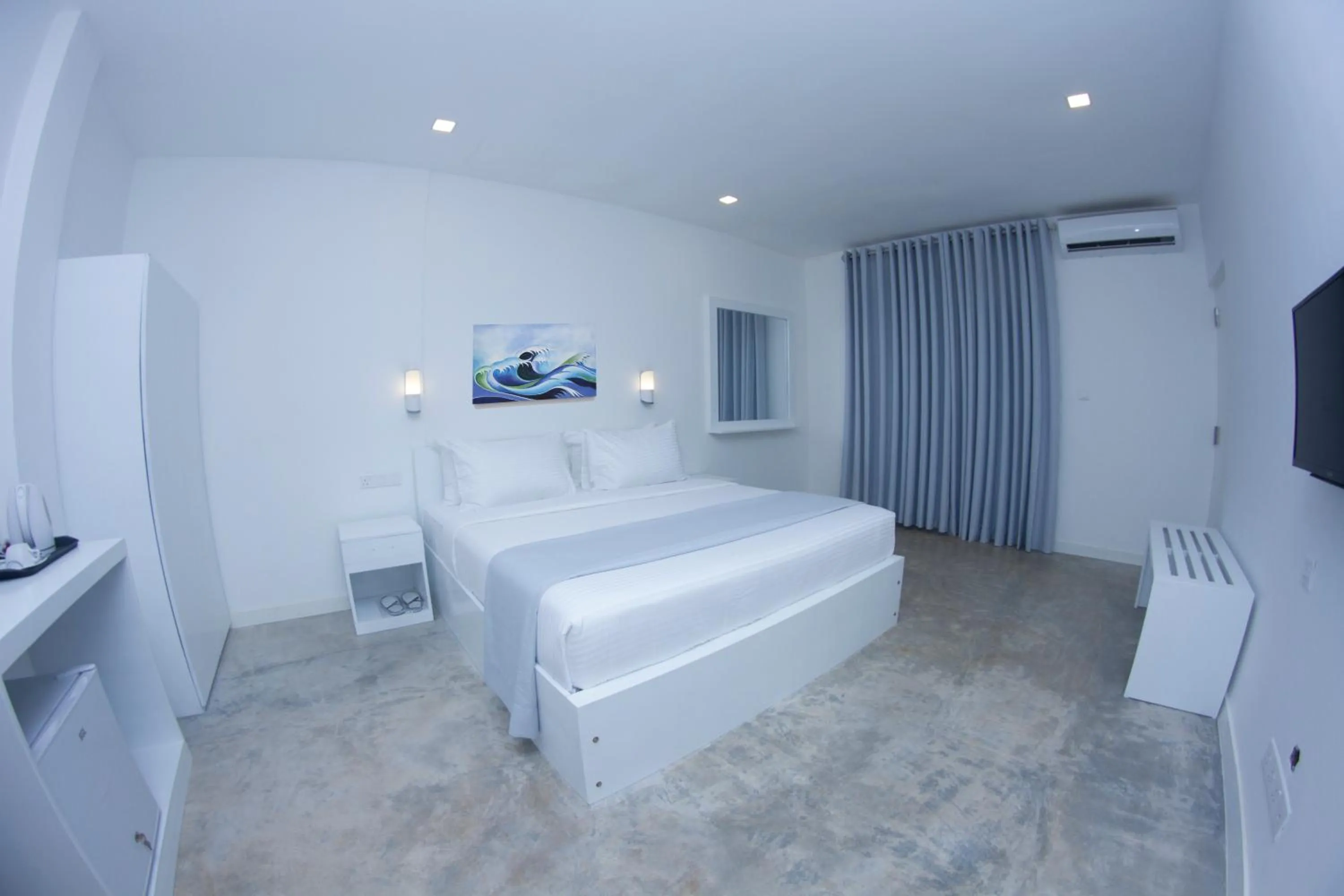 Bed in Somerset Mirissa Beach