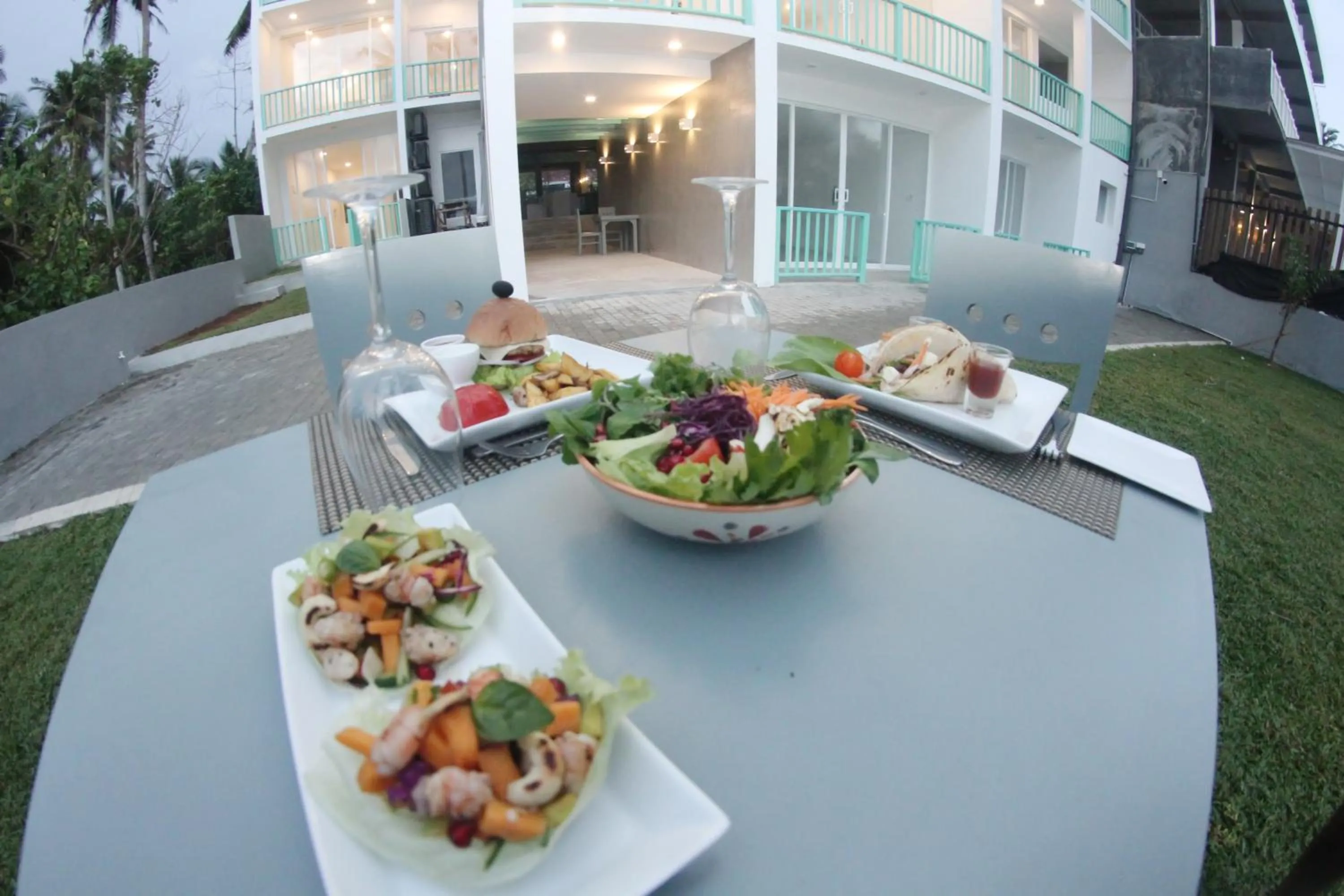 Restaurant/places to eat in Somerset Mirissa Beach