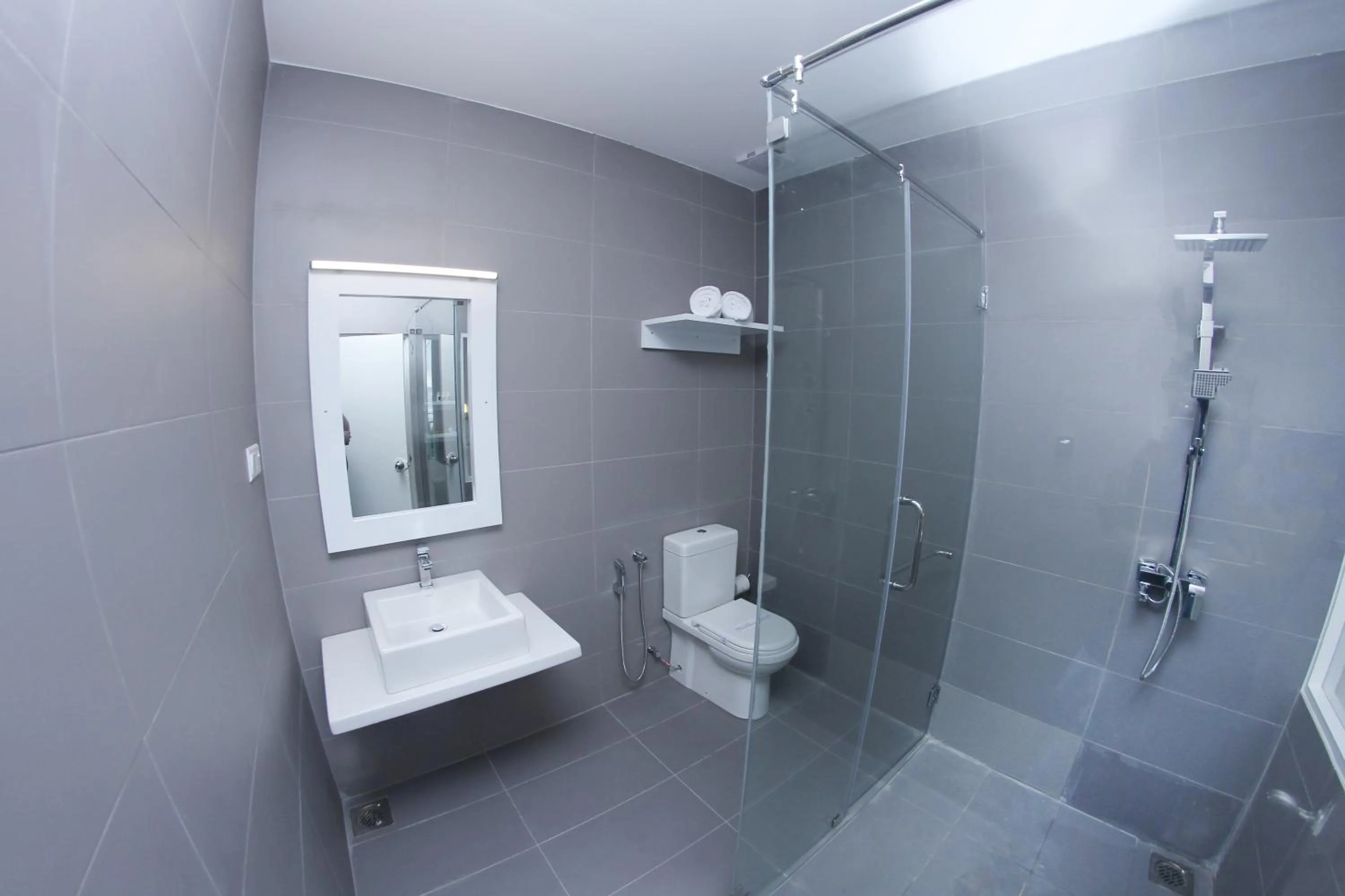 Shower in Somerset Mirissa Beach