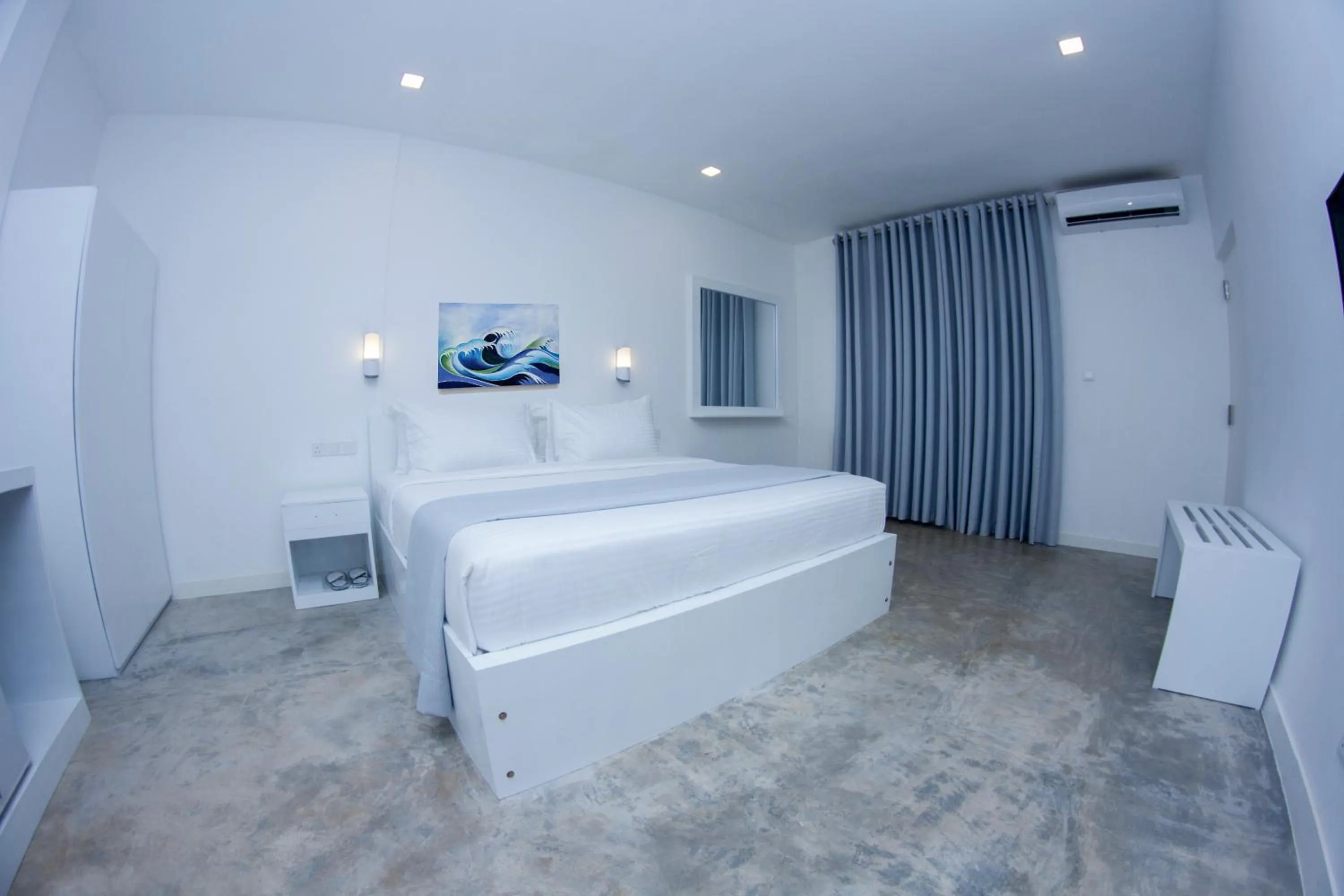 Bed in Somerset Mirissa Beach