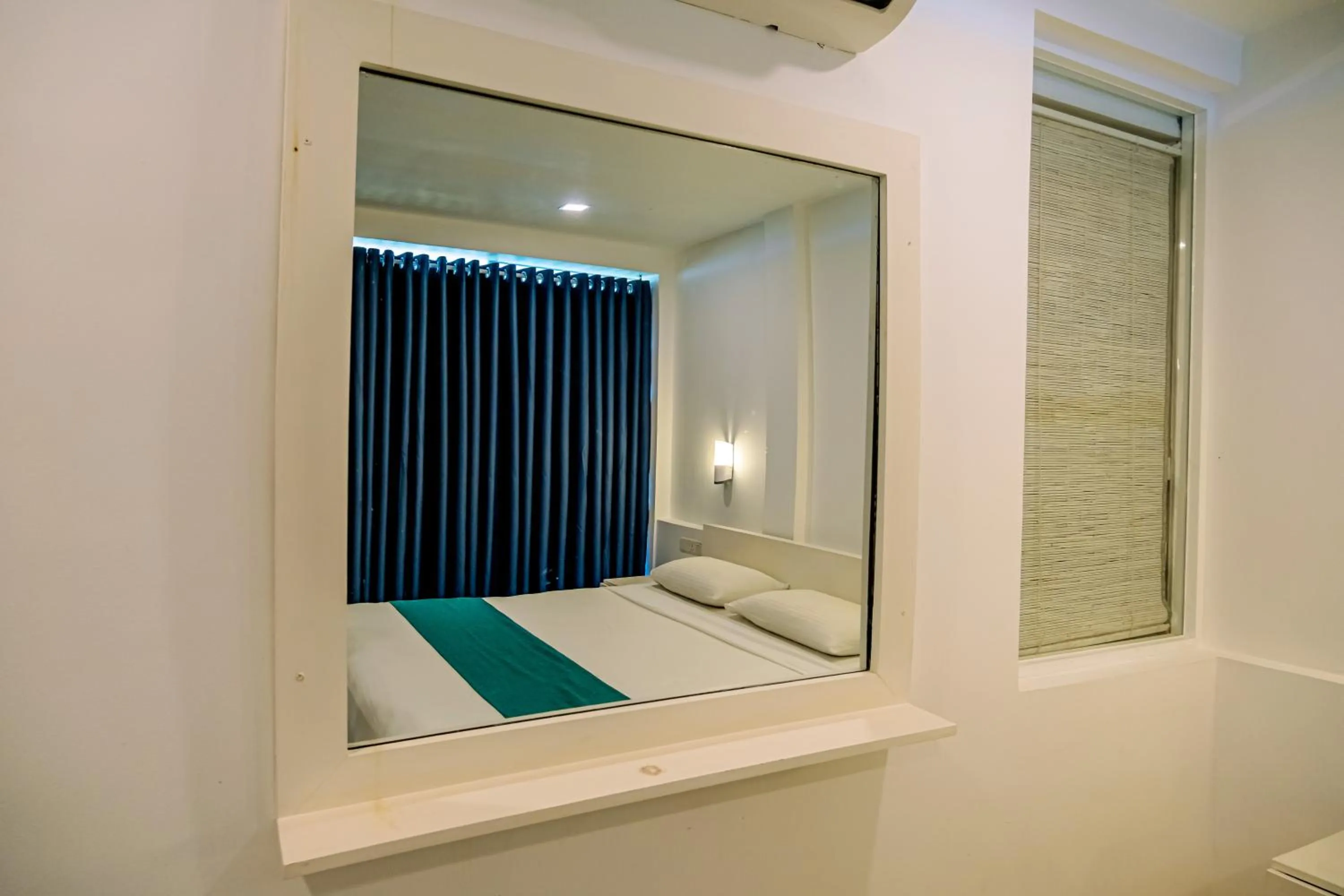 Bed in Somerset Mirissa Beach