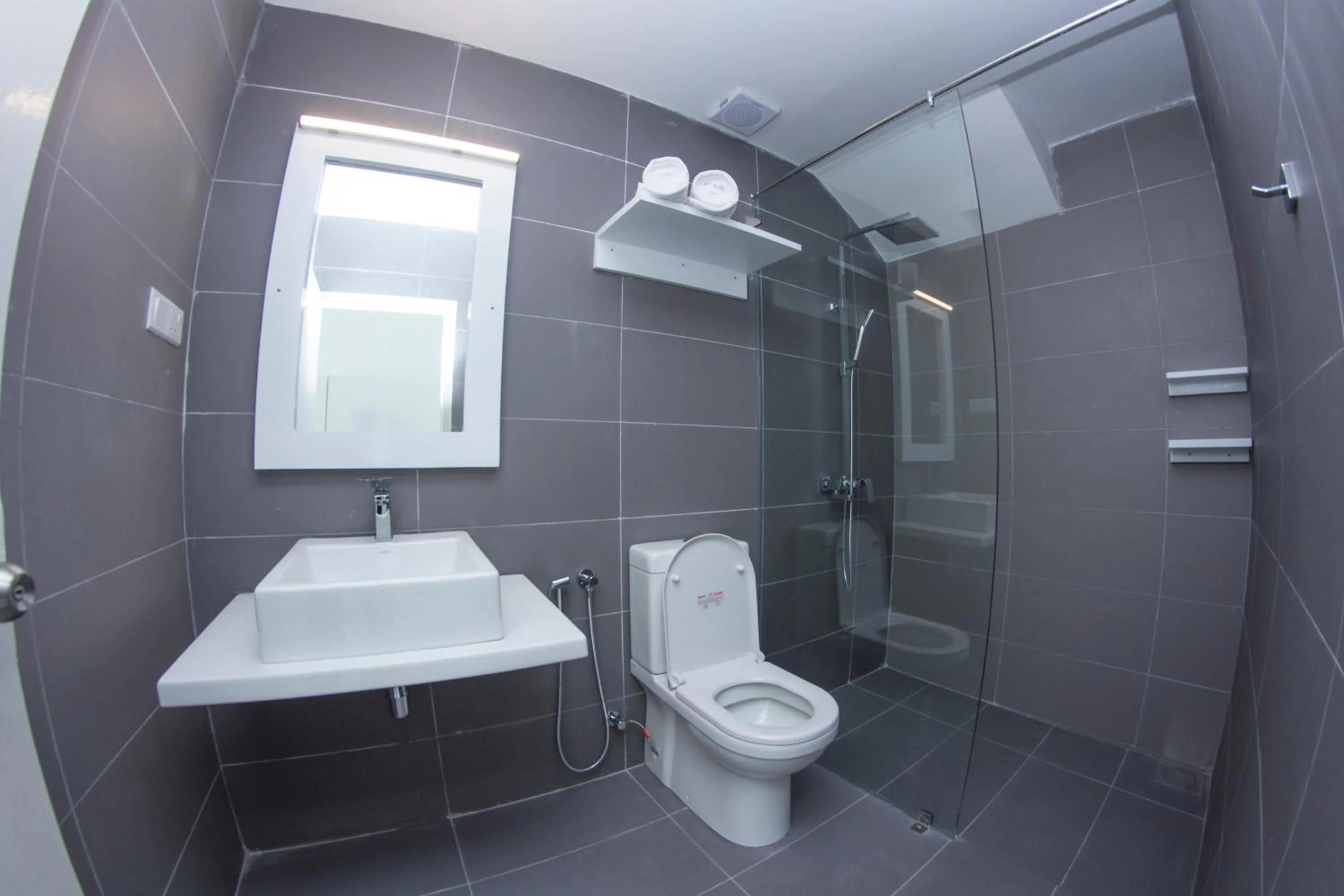 Shower in Somerset Mirissa Beach