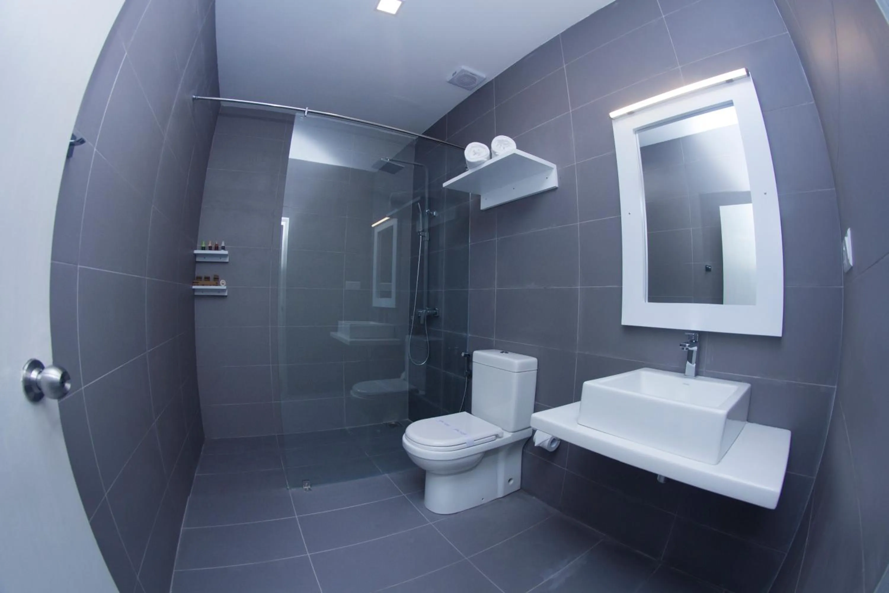 Shower in Somerset Mirissa Beach