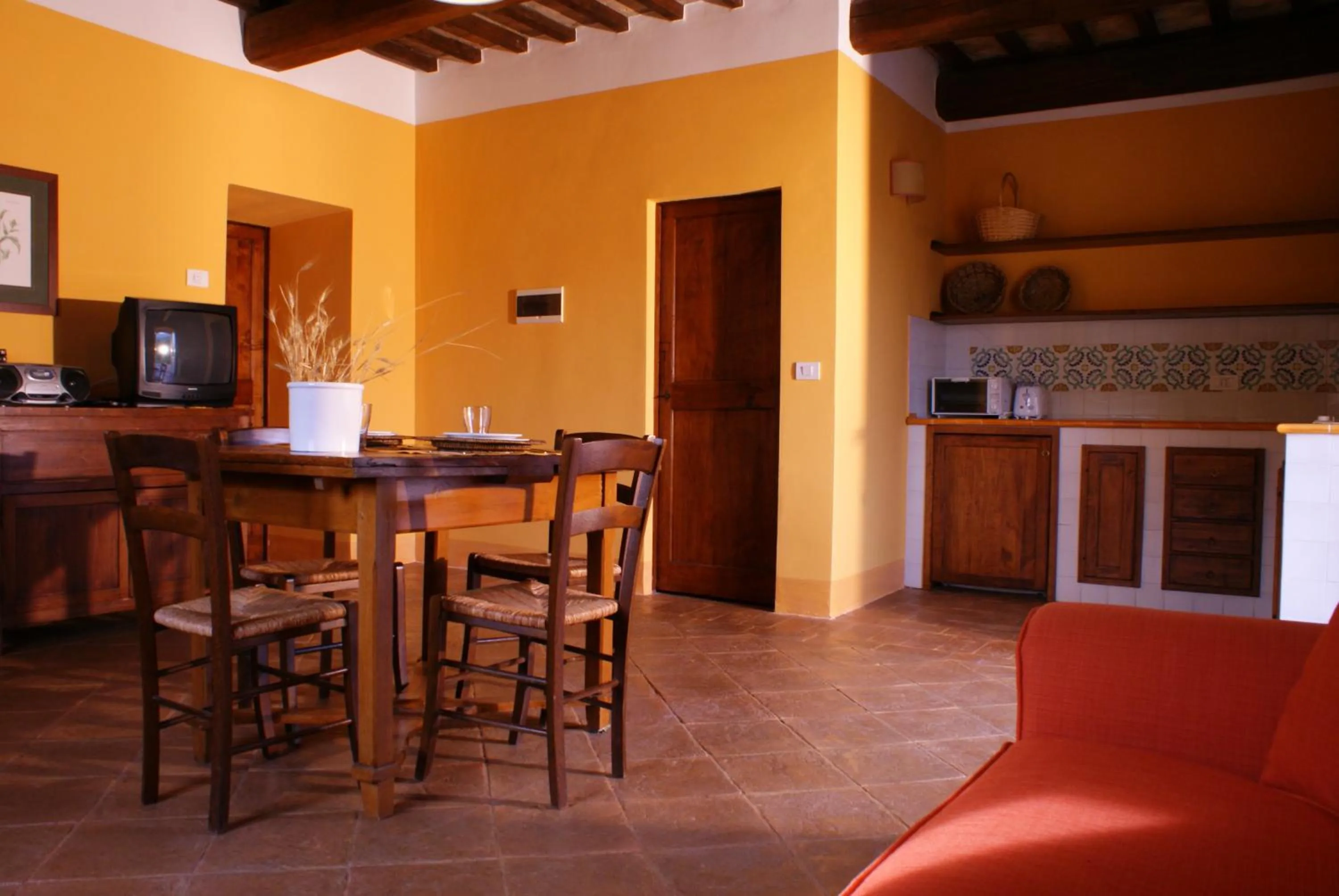 Dining area in Re Artù Assisi Country Lifestyle