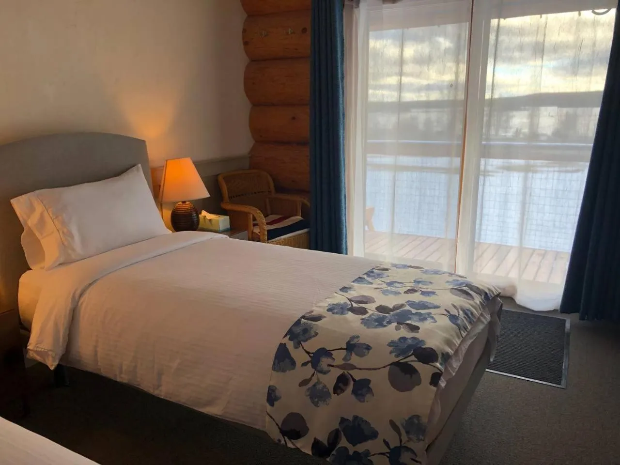 Photo of the whole room, Bed in Cariboo Log Guest House