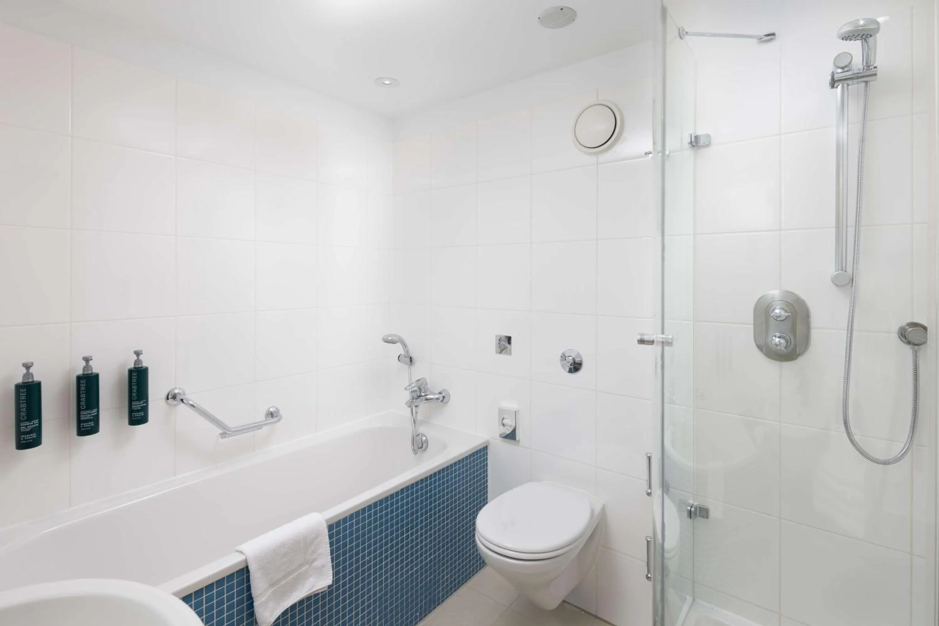 Photo of the whole room in Hilton London Gatwick Airport