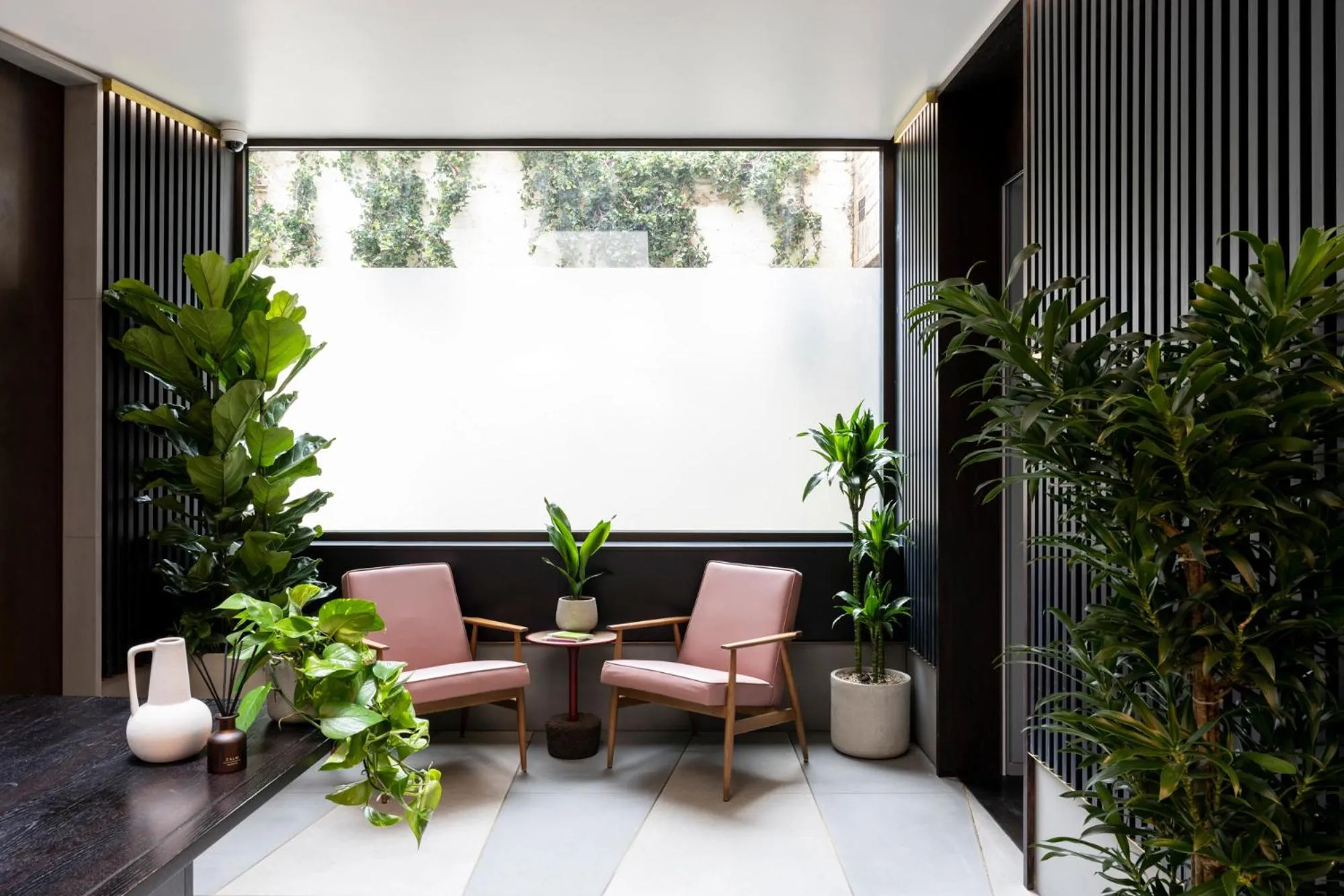 Communal lounge/ TV room in The Moorgate by COVE