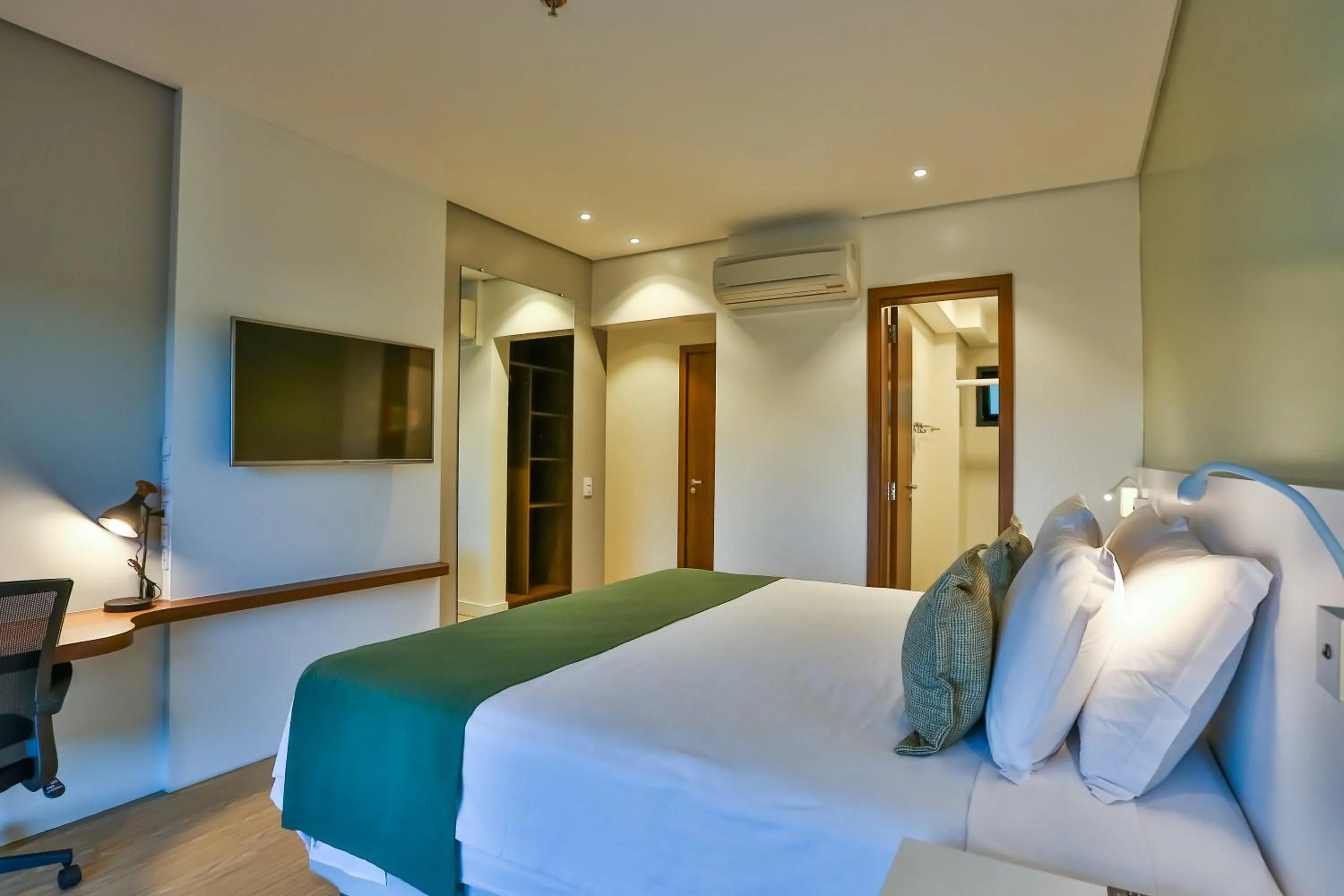 Photo of the whole room, Bed in Quality Hotel Blumenau