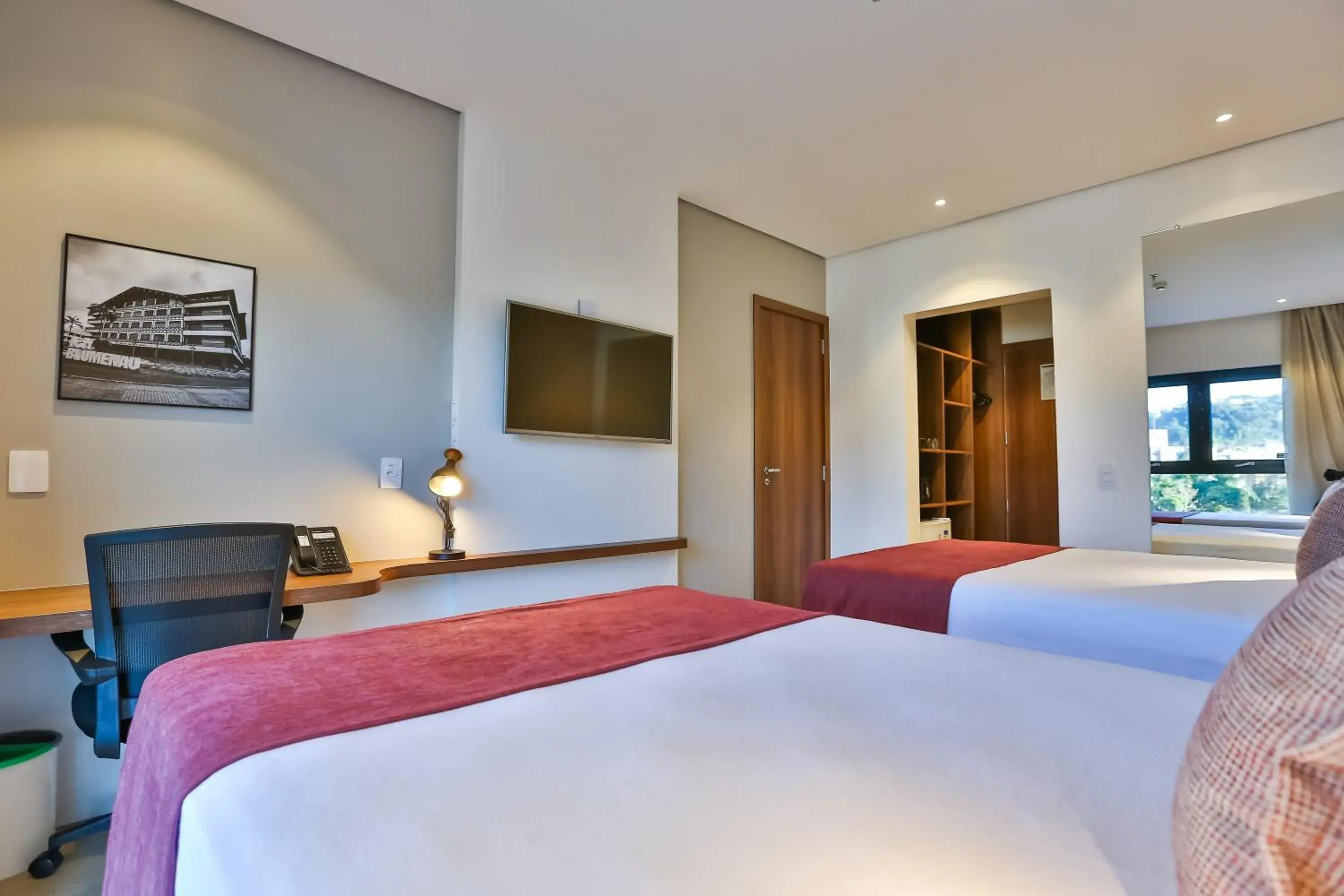 Superior Room with 2 Double Beds in Quality Hotel Blumenau Superior Room with 2 Double Beds in Quality Hotel Blumenau