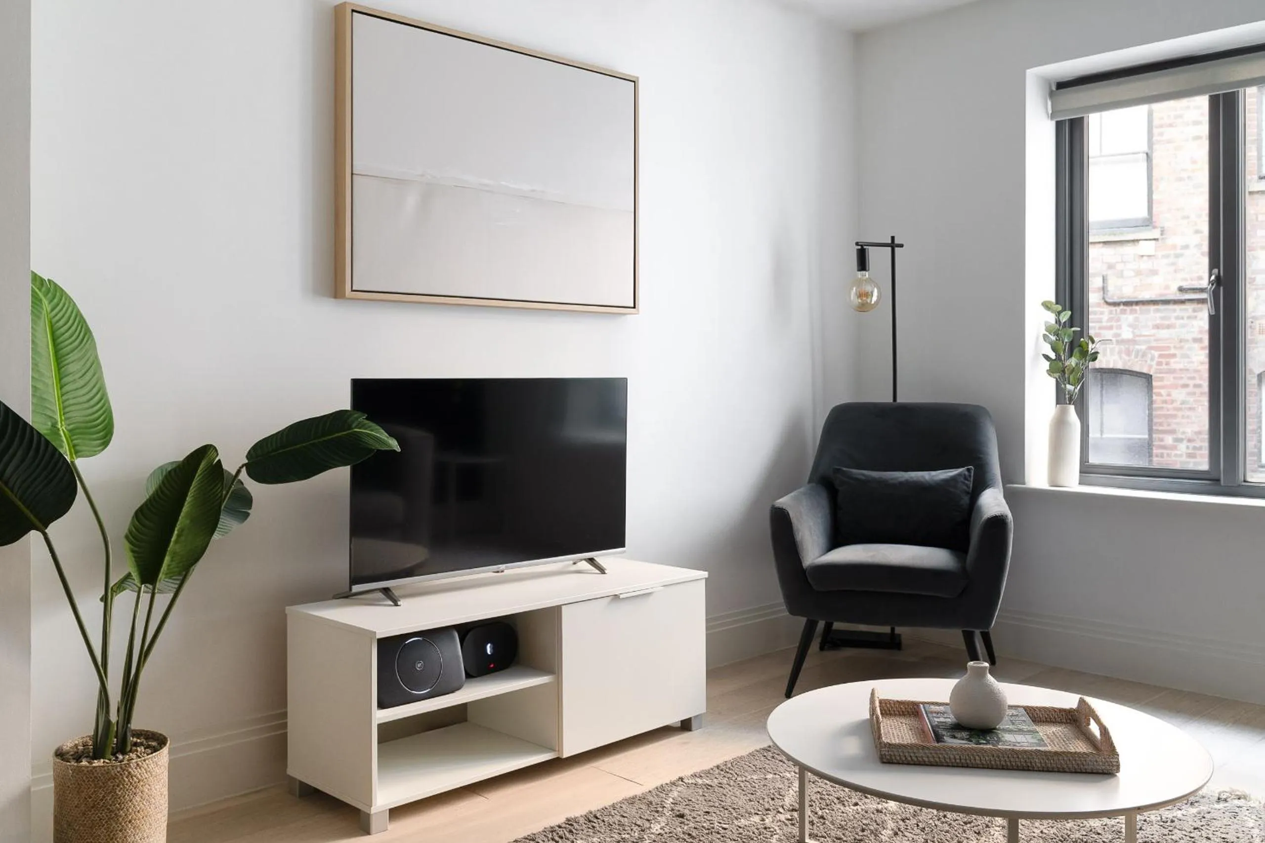 TV and multimedia in Oxford Circus Apartments by Calton Living