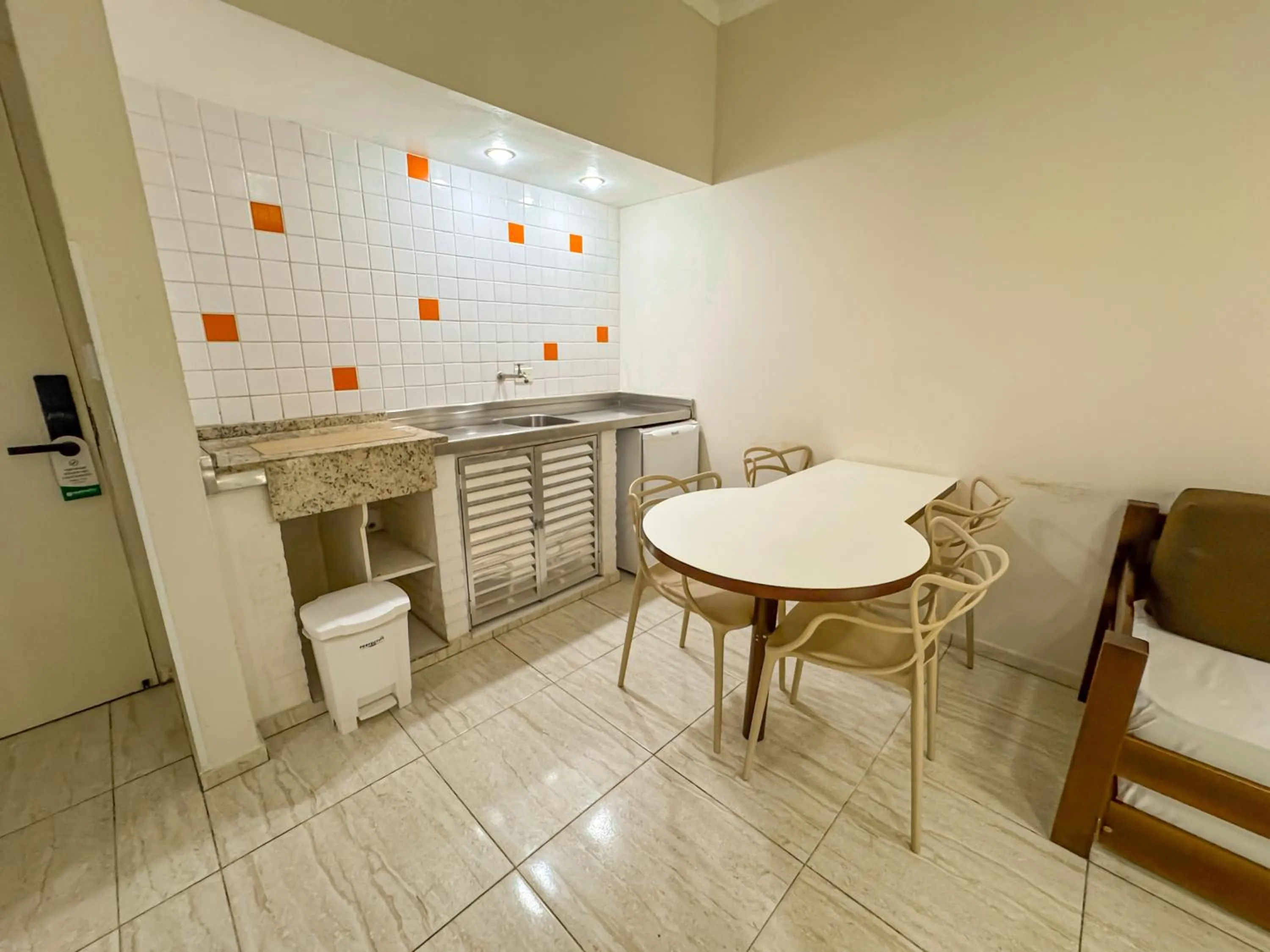 Kitchen or kitchenette in Hotel Nacional Inn Guarujá