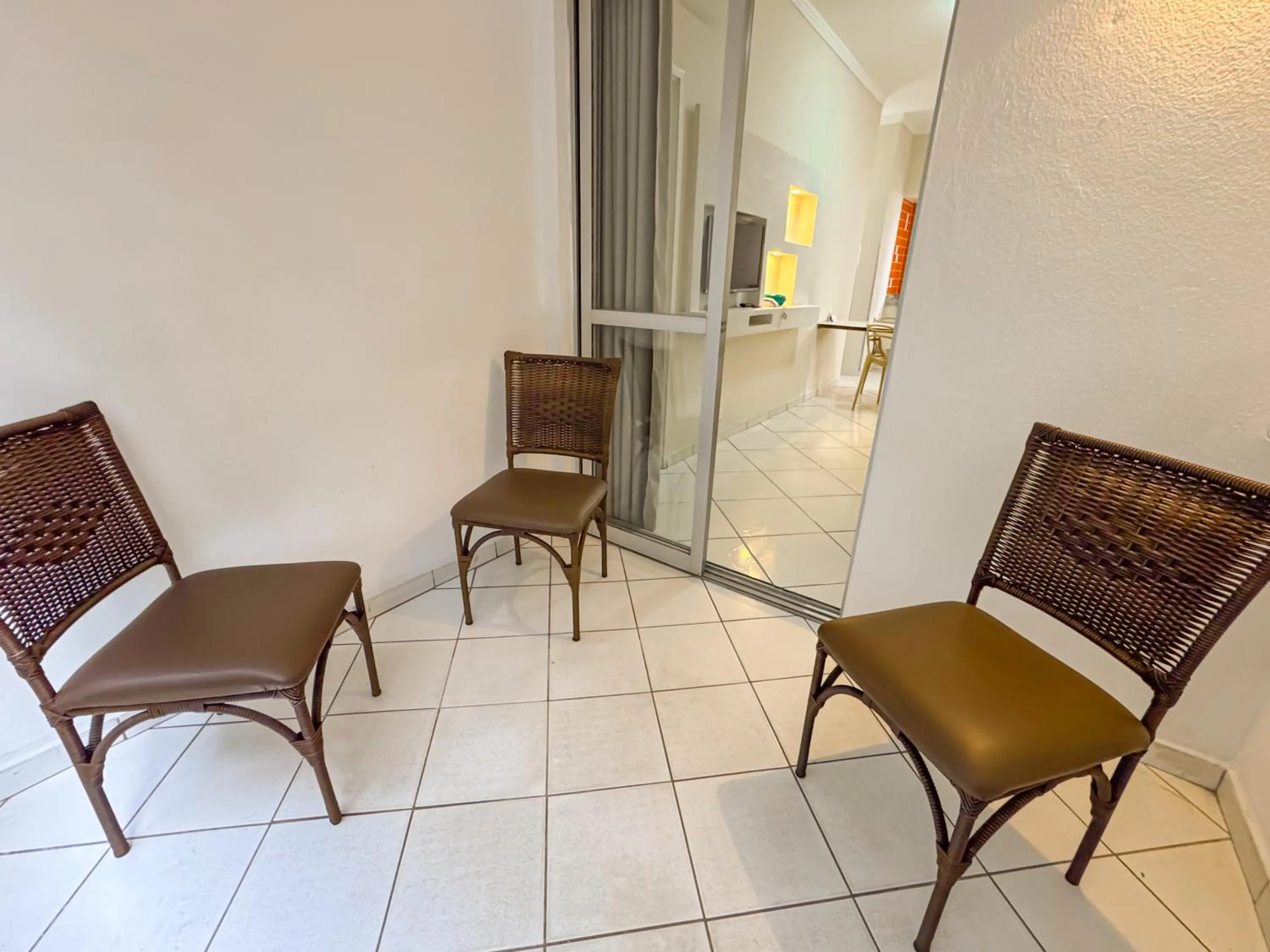 Seating area in Hotel Nacional Inn Guarujá