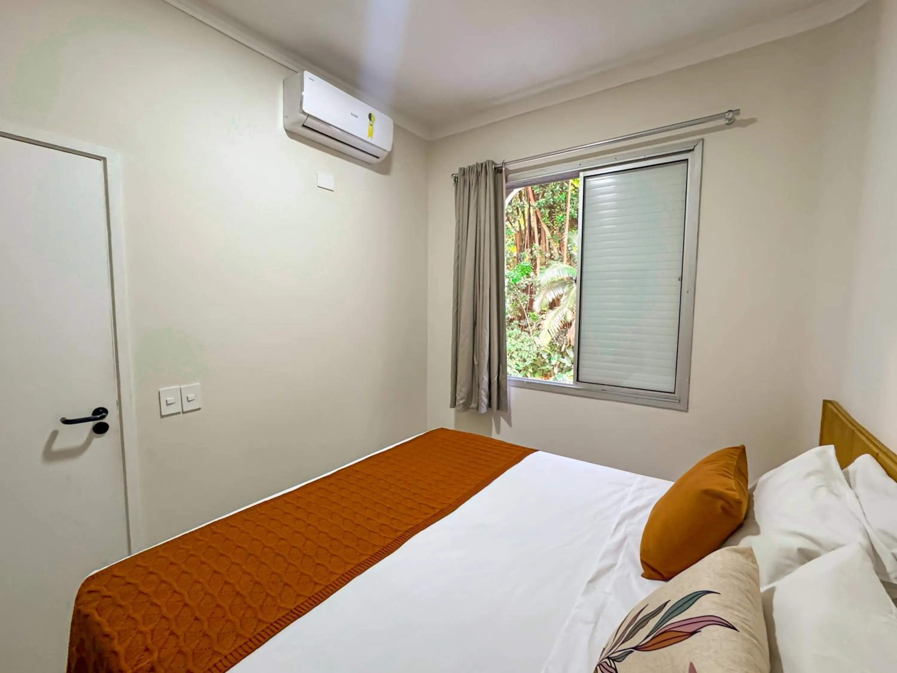 Bedroom, Bed in Hotel Nacional Inn Guarujá
